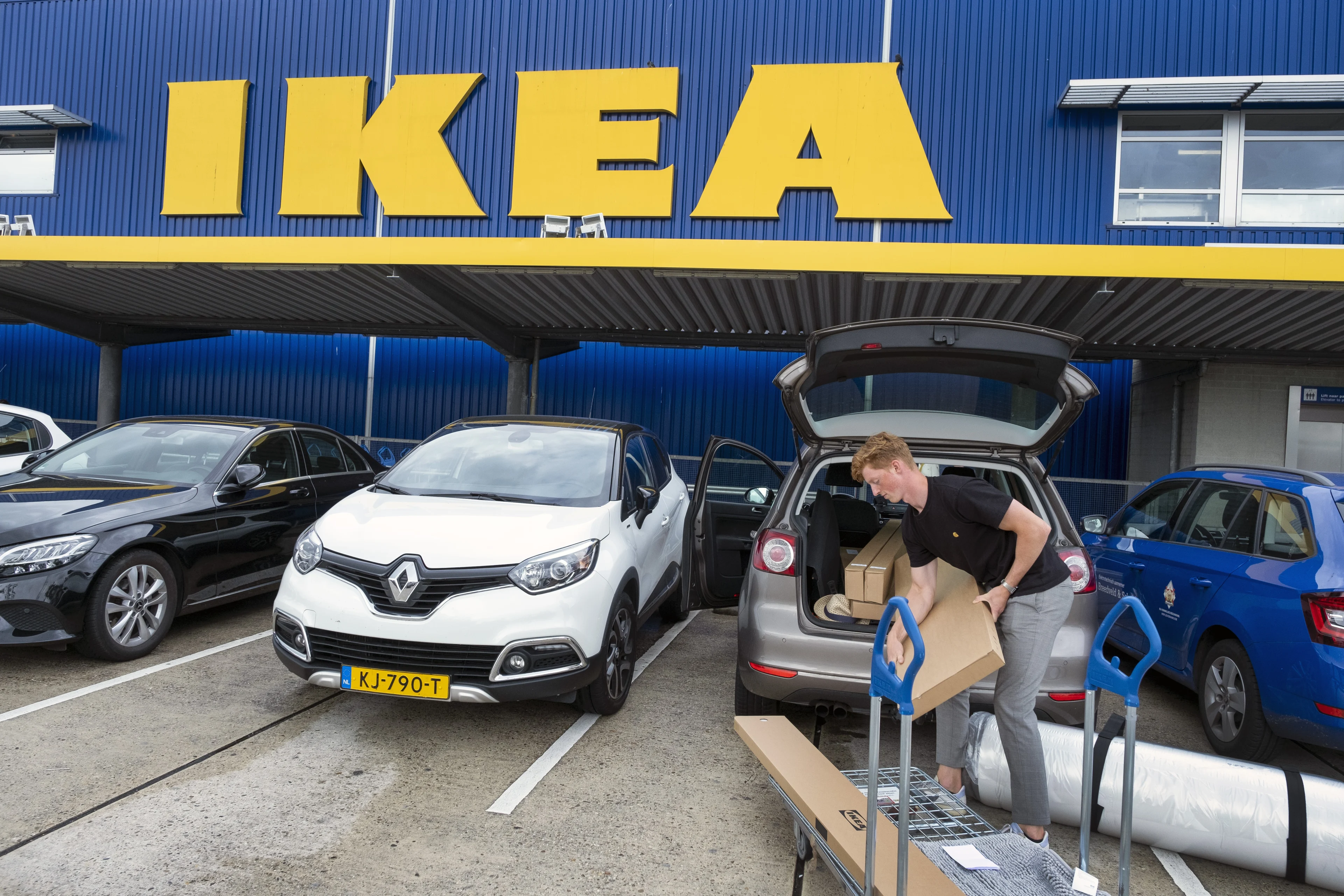 IKEA-filialen sluiten hun deuren een uur eerder