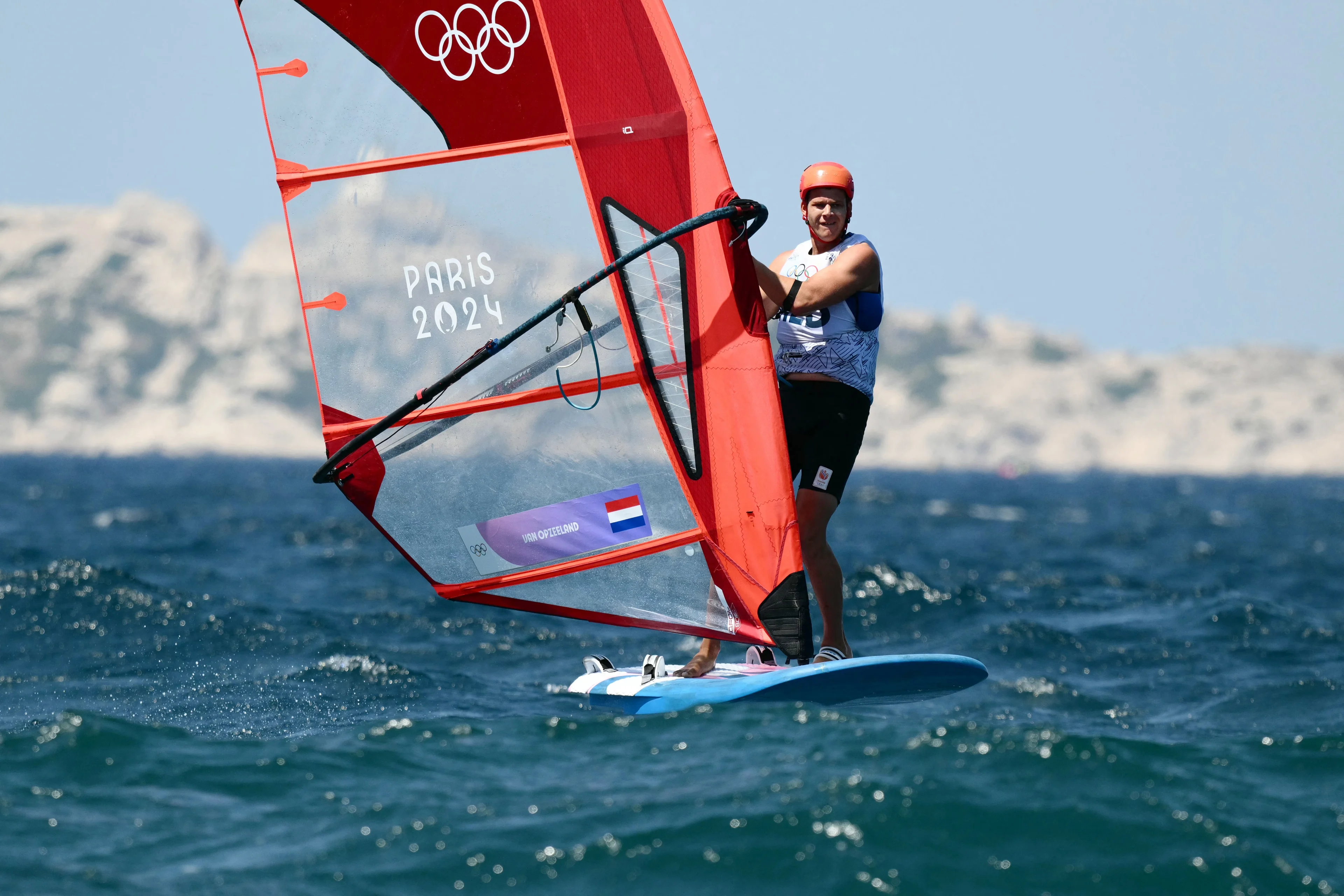 Windsurfer Luuc van Opzeeland pakt bronzen plak tijdens finale Foilen