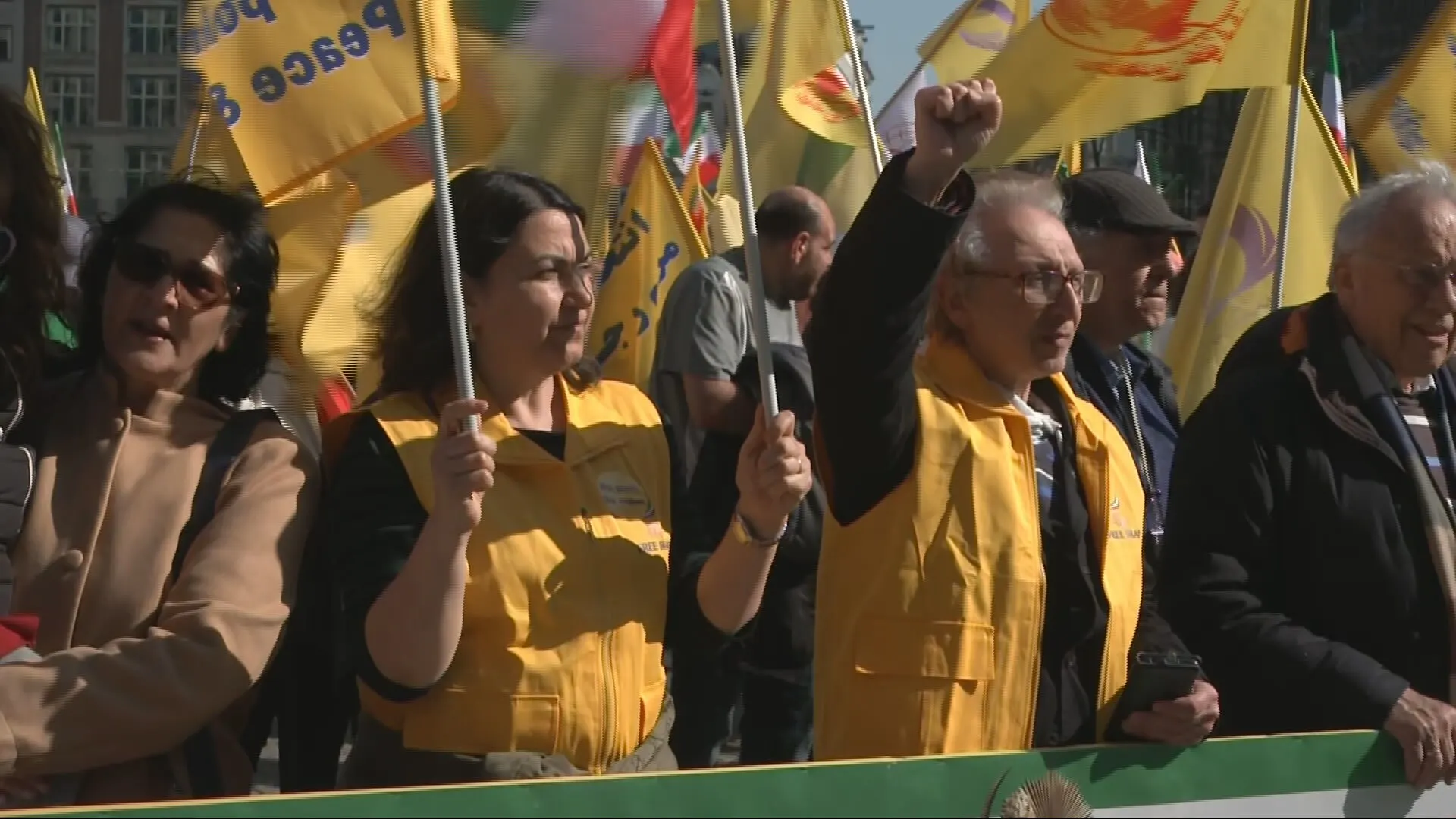 10 tips over neerschieten Iraniër in Schoonhoven, demonstratie tegen regime