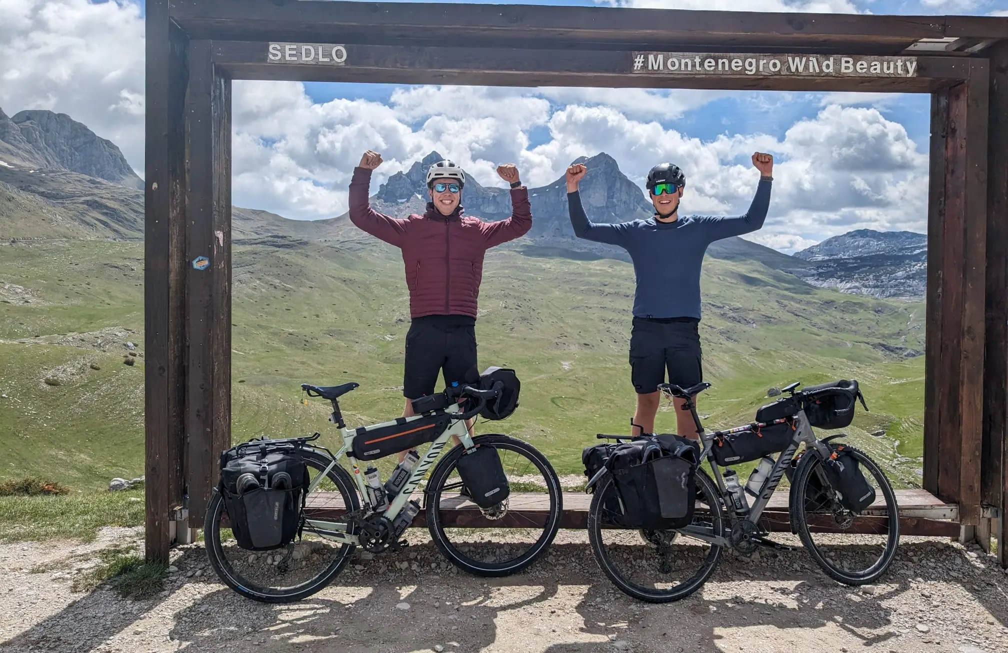 Van Nederland naar Vietnam: Sven en Rick fietsen 20.000 kilometer voor het goede doel