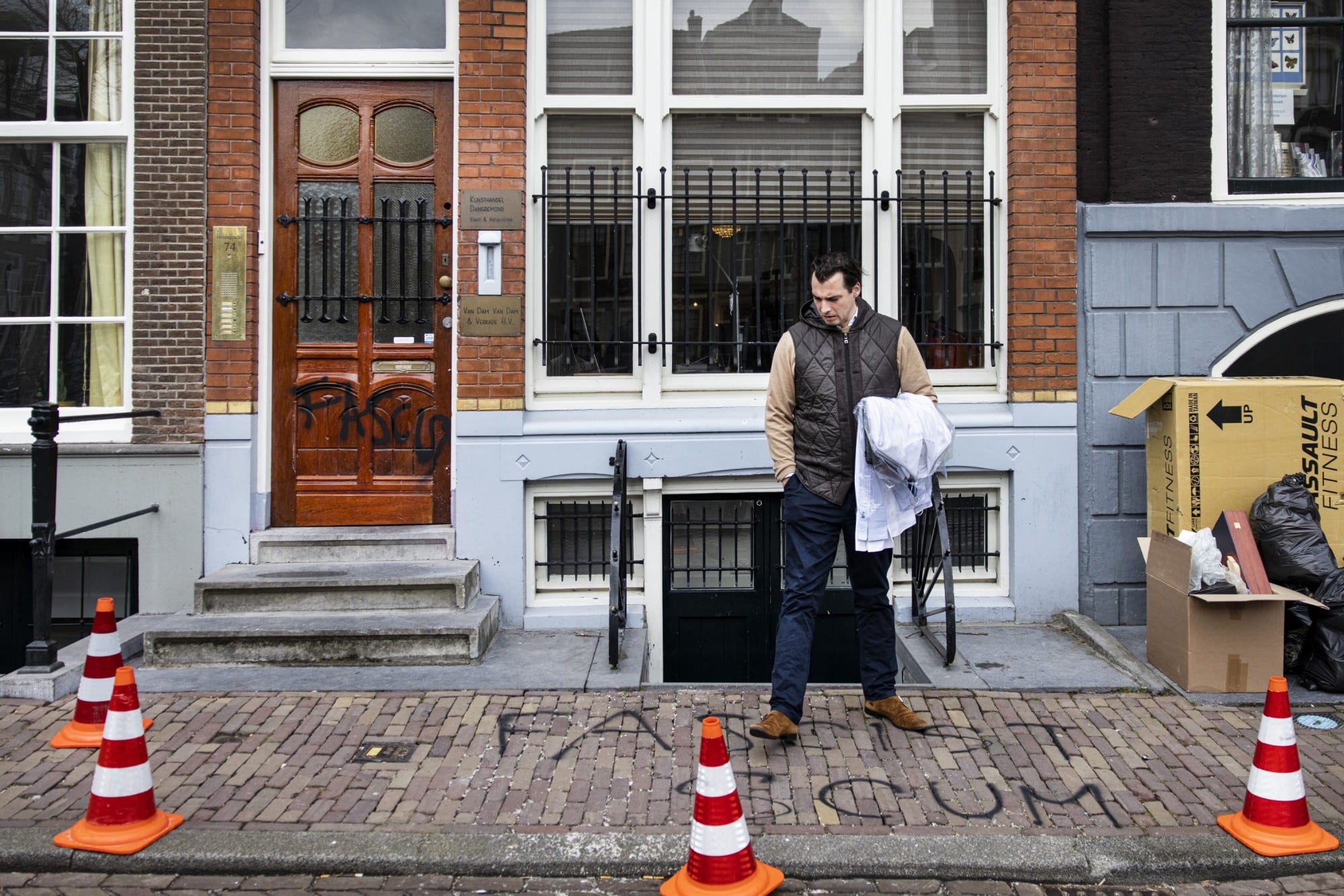 Beveiligingscamera bij FVD-partijkantoor in Amsterdam na bekladding