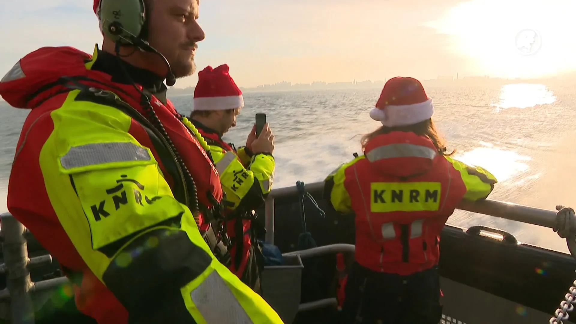 Kerst op zee: KNRM brengt warmte naar wie niet thuis kan zijn