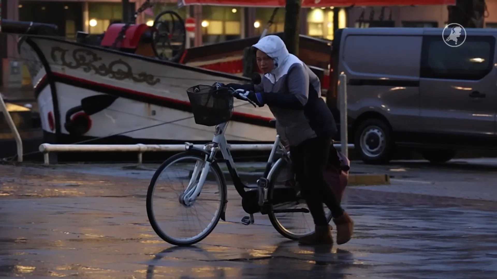 Overlast van winterstorm: 'Windstoten maken het zo erg'
