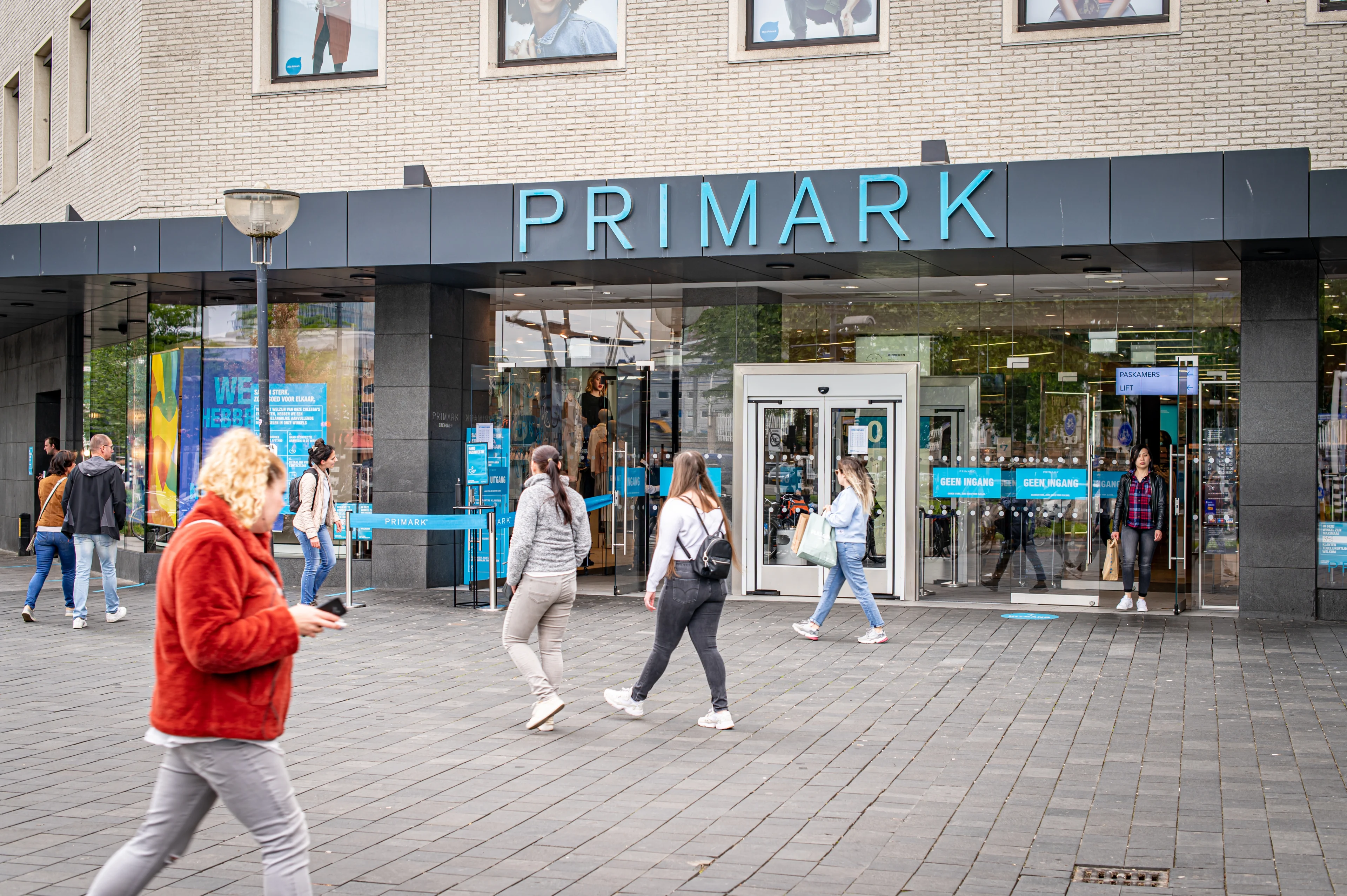 Primark waarschuwt opnieuw voor schadelijke kinderbordjes
