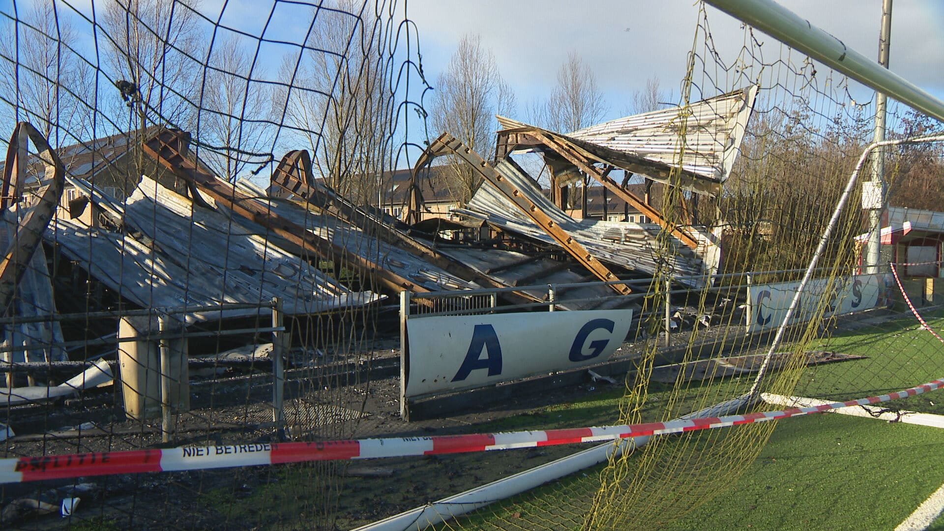 Vier minderjarige jongens opgepakt voor betrokkenheid tribunebrand Berkel en Rodenrijs