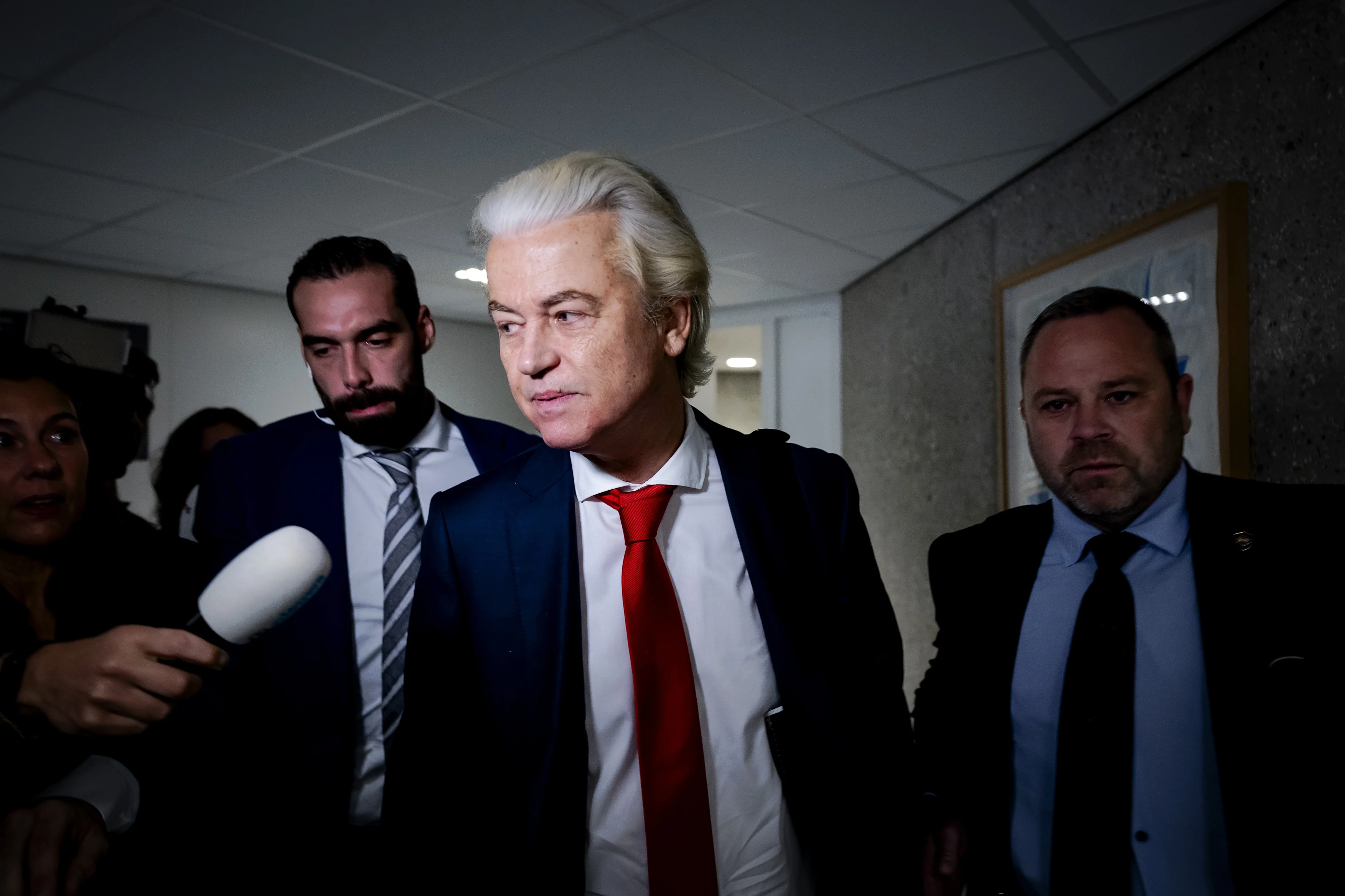 Wilders trekt stekker uit kabinet na ruzie over asielplannen
