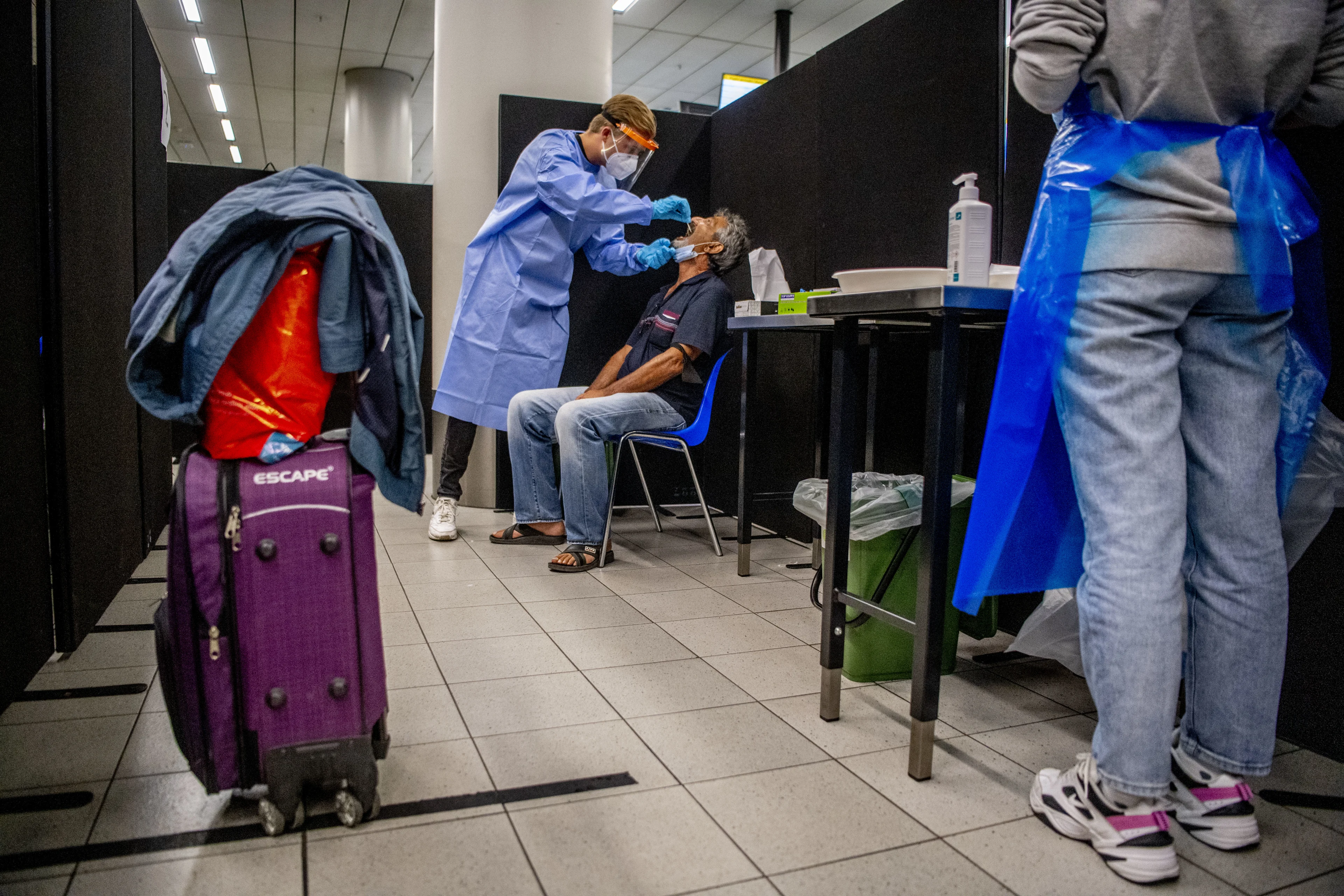 Schiphol neemt geen extra maatregelen na stijging besmette passagiers