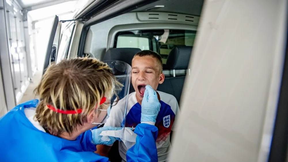 Meer dan een miljoen coronatests afgenomen, GGD is 'volop aan het opschalen'