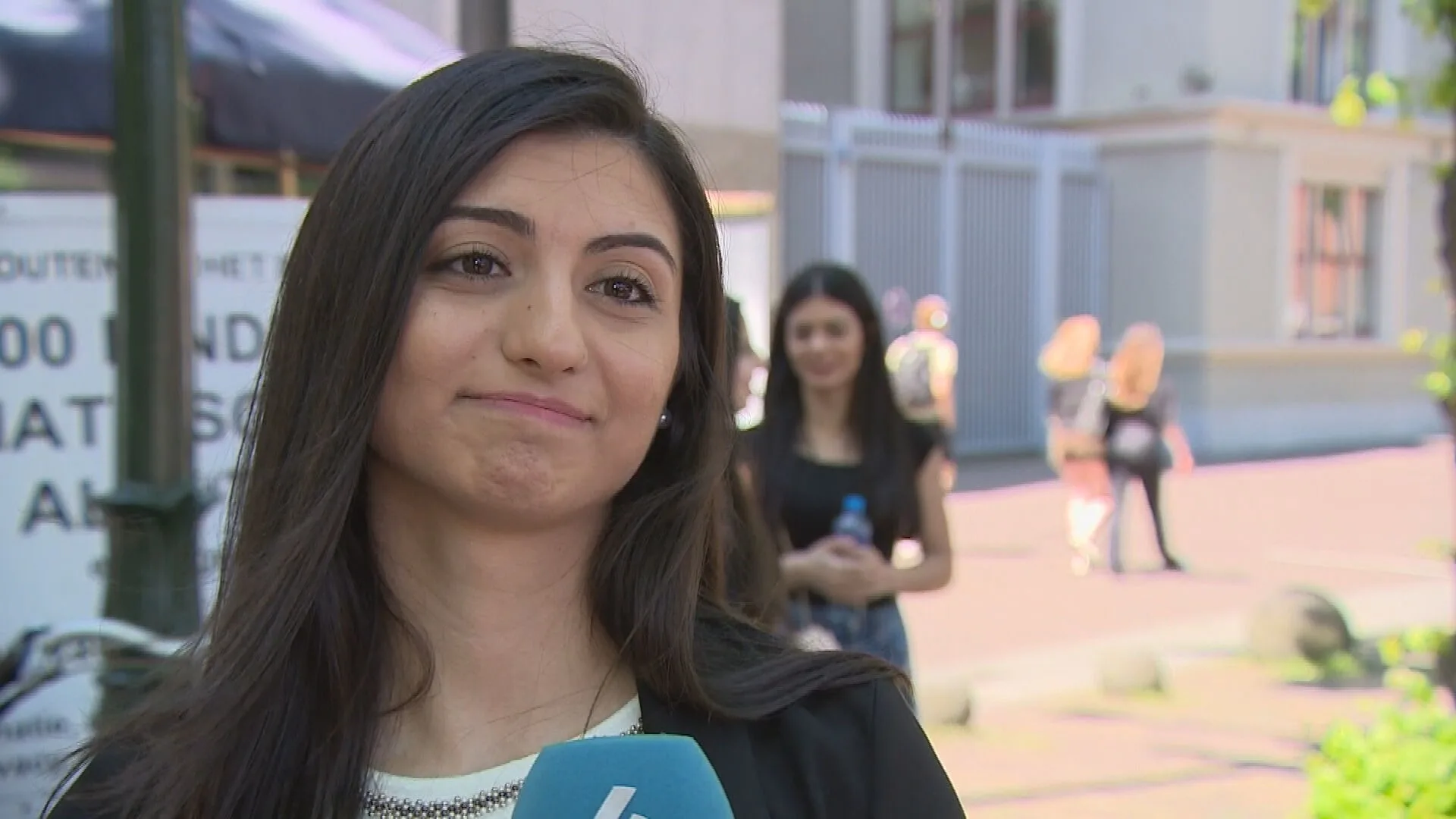 Lala (22) mag door Armeens paspoort niet in Nederland blijven: 'We moesten snel weg uit de oorlog'