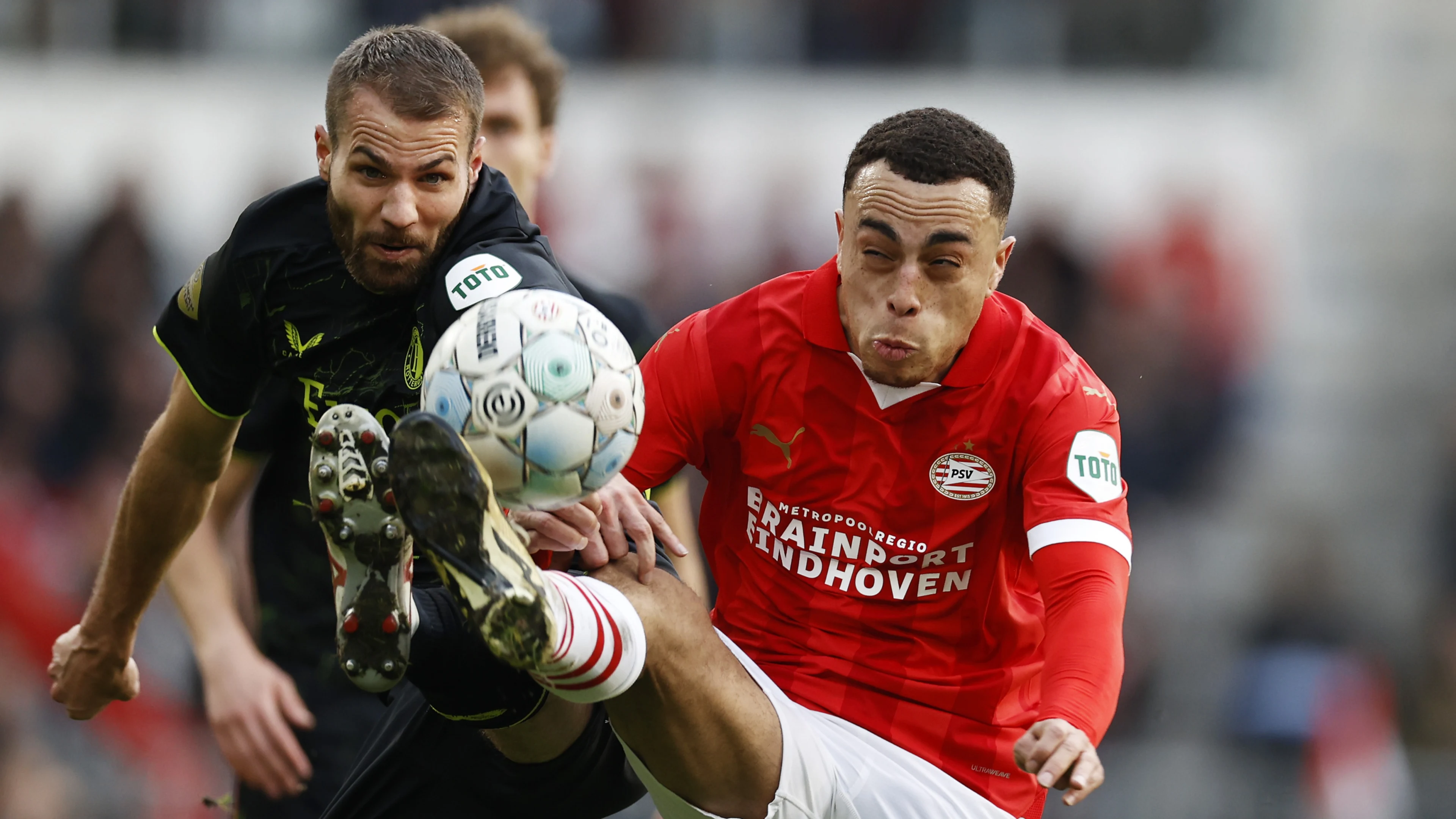 Thriller tussen PSV en Feyenoord eindigt met gelijkspel