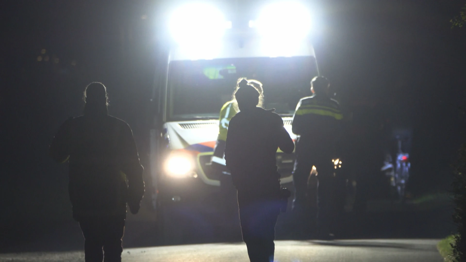 Man overleden na aanrijding met auto in Sint Maartensbrug, bestuurder aangehouden