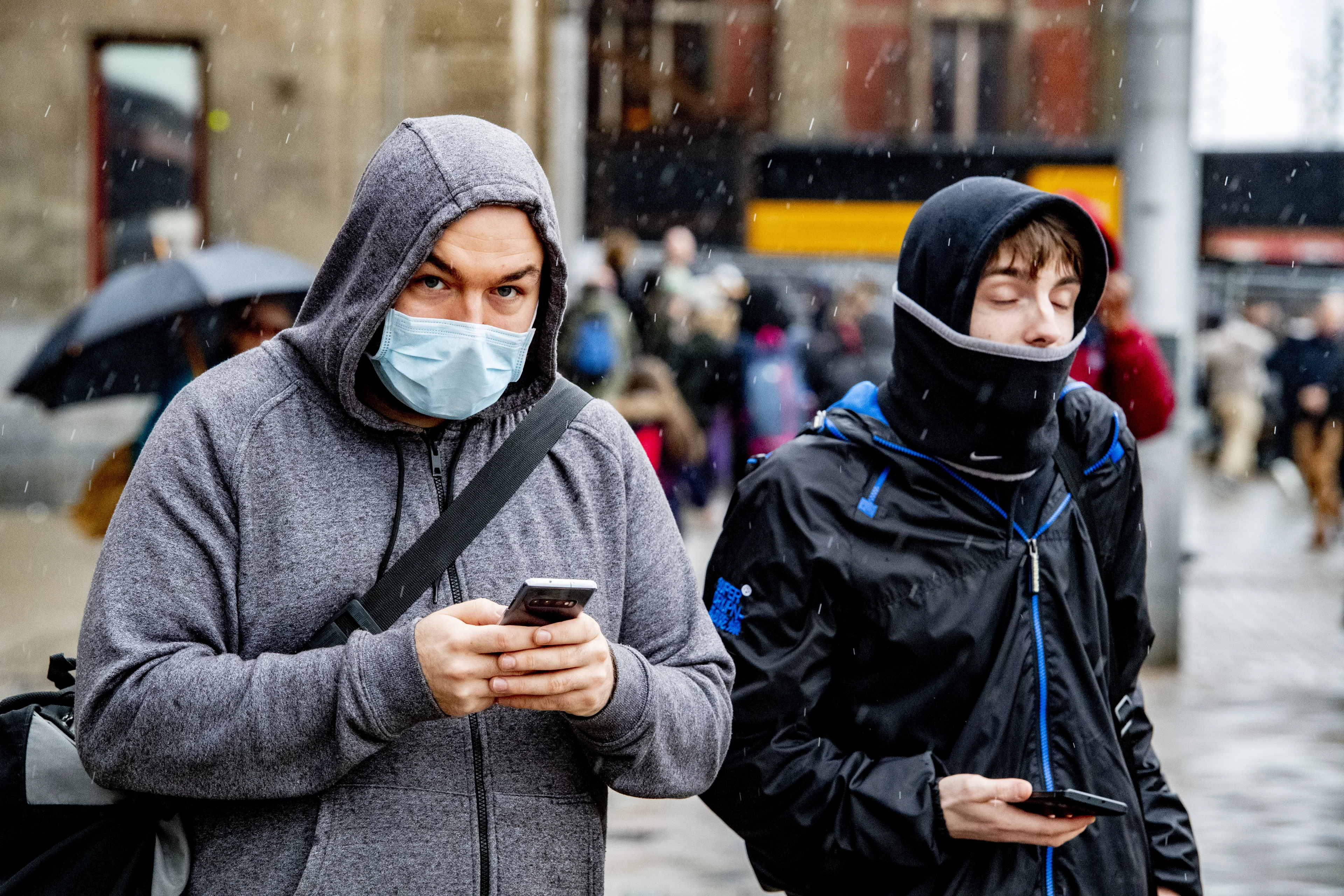 Vrijdag speciale advertenties om informatienummer coronavirus te promoten