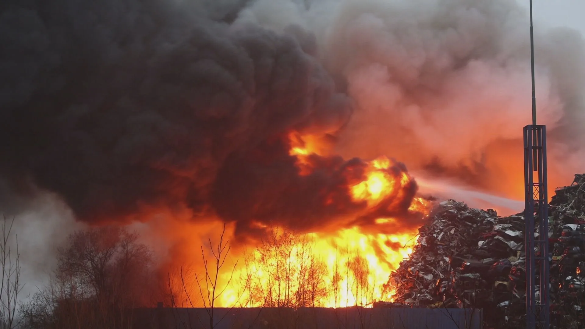 GGD-testlocatie, cellen en scholen in Den Bosch ontruimd door rookoverlast