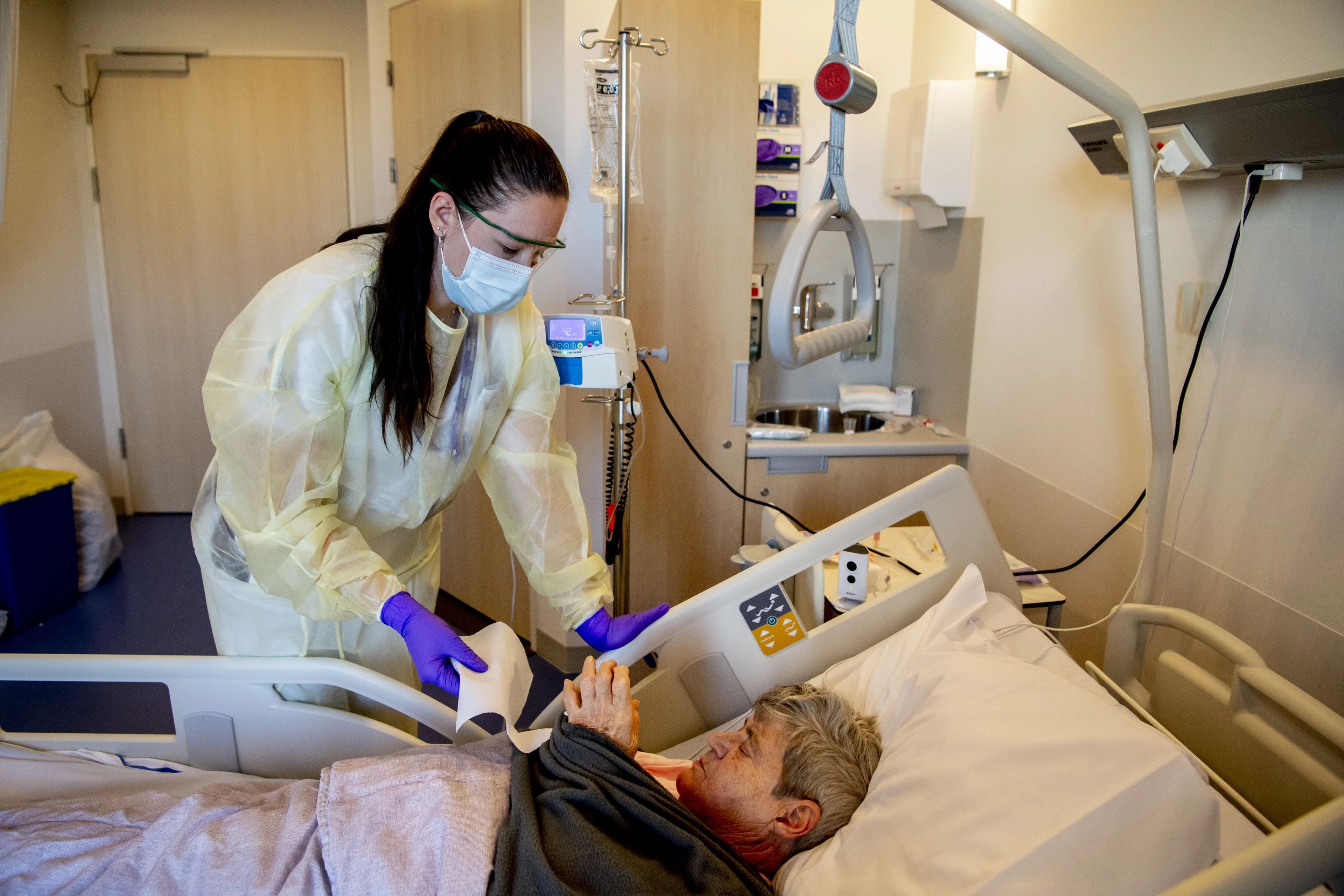 Aantal coronapatiënten in ziekenhuizen loopt weer op