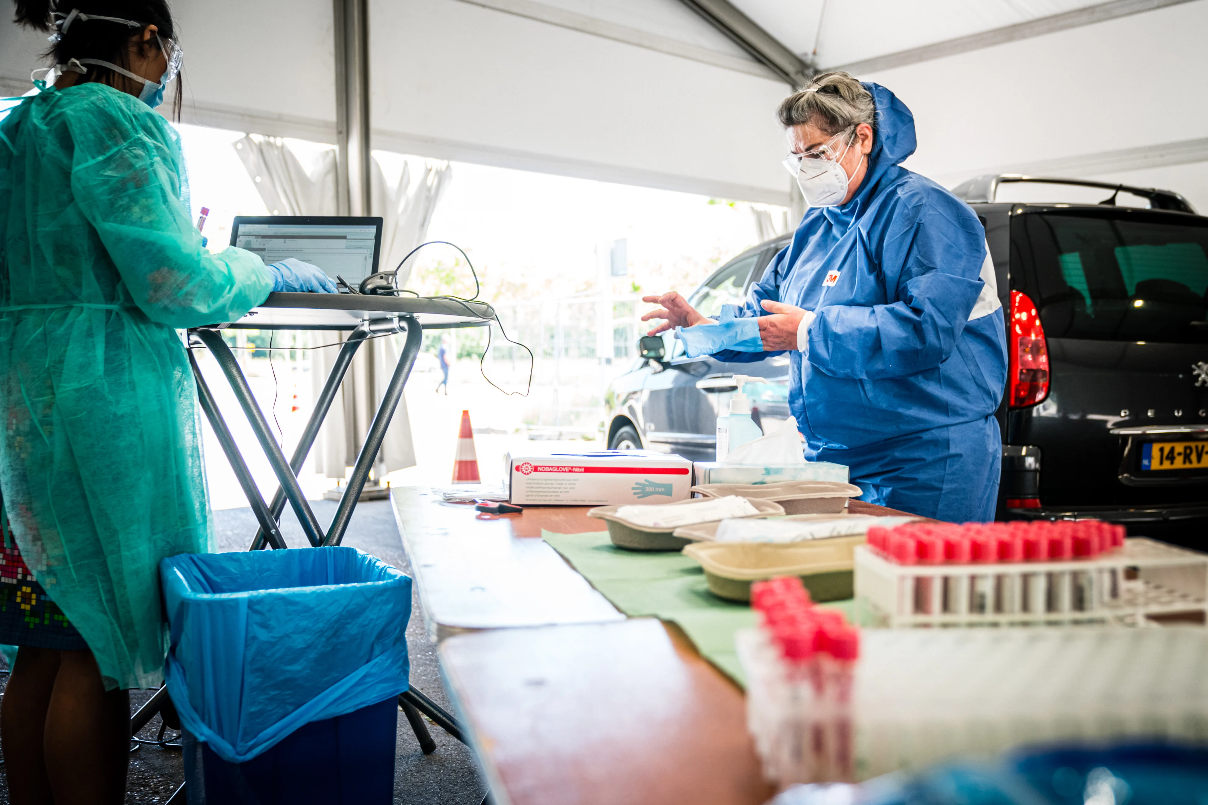 Afsprakennummer GGD voor coronatest eerste dag 323.000 keer gebeld