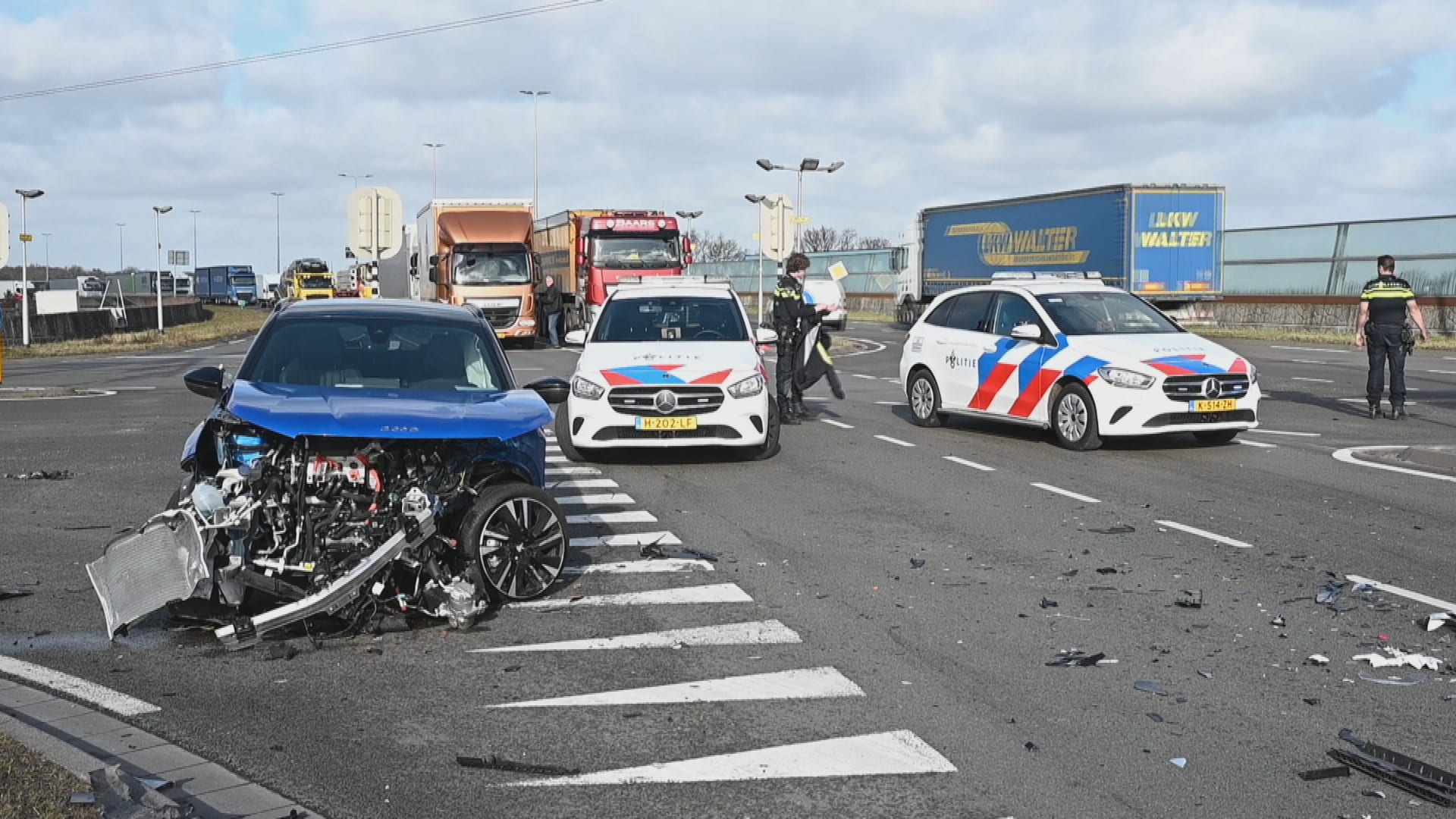 Politieauto betrokken bij ongeluk in Tilburg, schade is aanzienlijk
