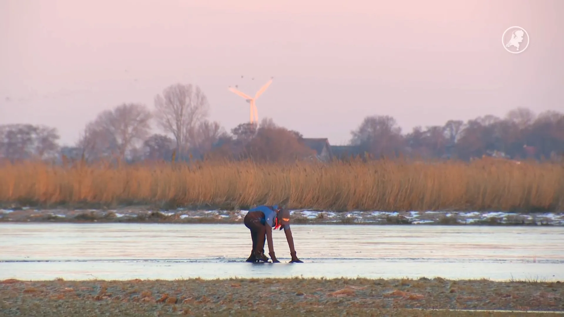 Laatste dag schaatsen in Friesland: 'Voorzichtig kan het nét'