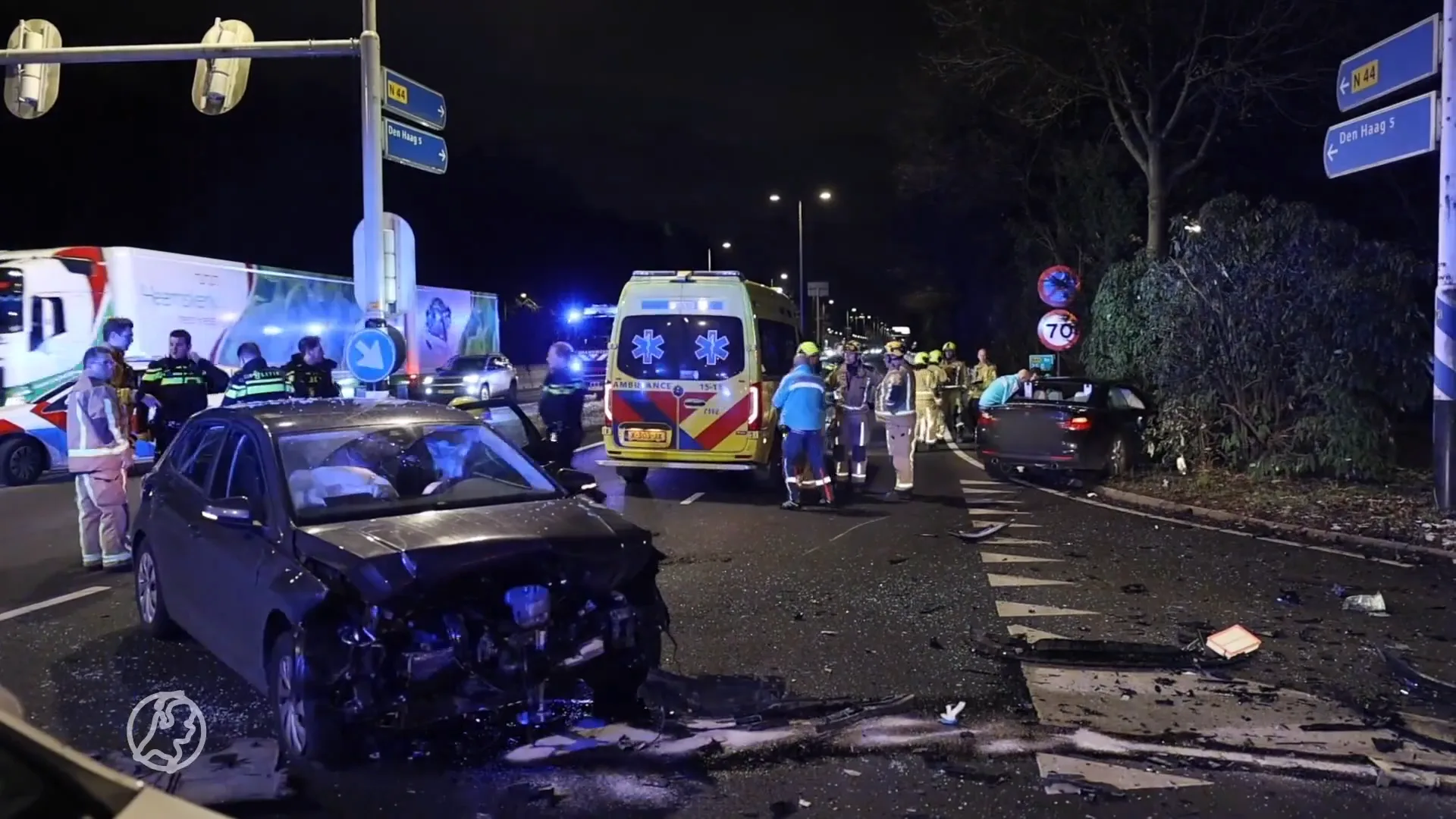 Twee gewonden na botsing op N44, één met spoed naar het ziekenhuis gebracht