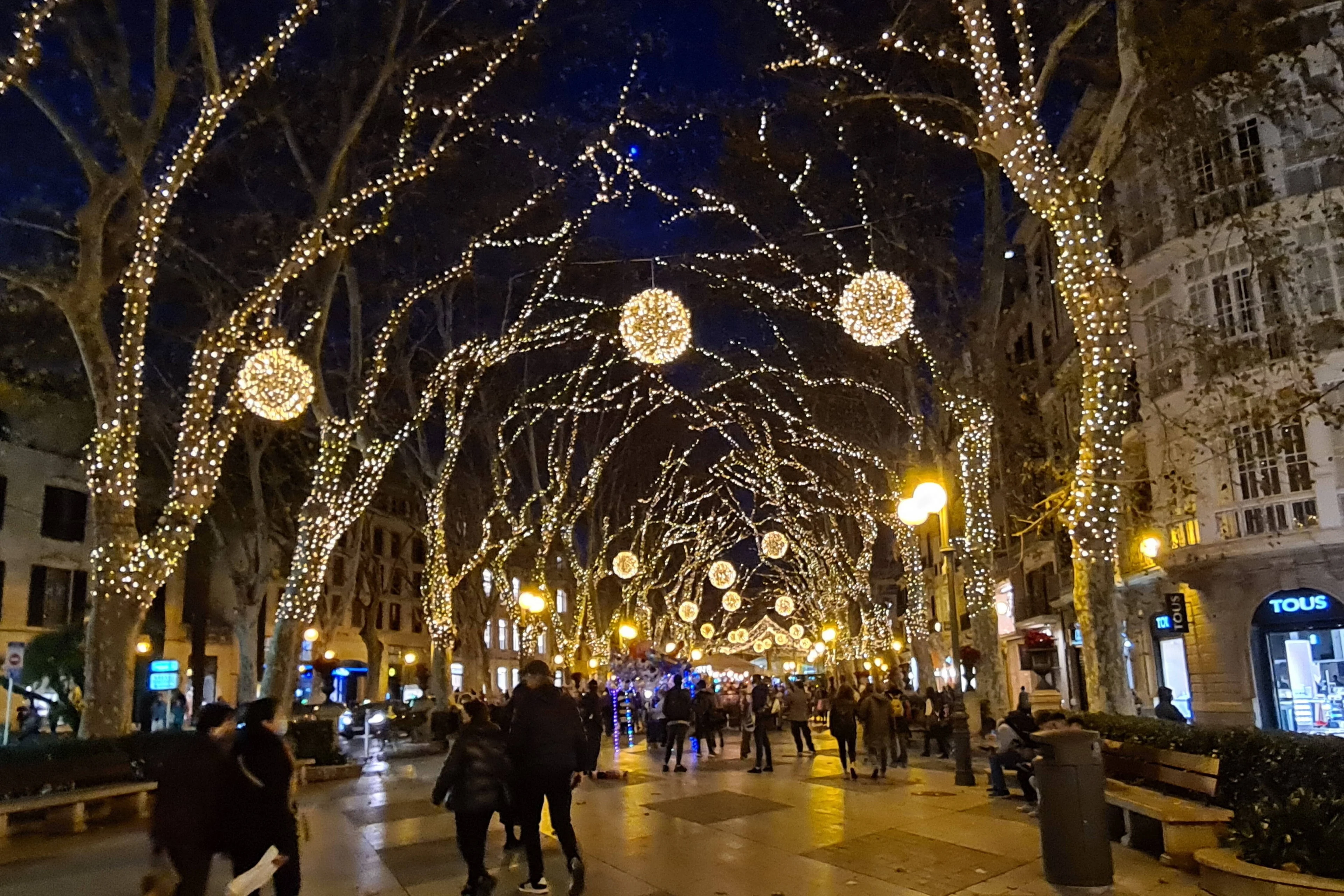 Man overlijdt tijdens ophangen kerstversiering in Uithoorn