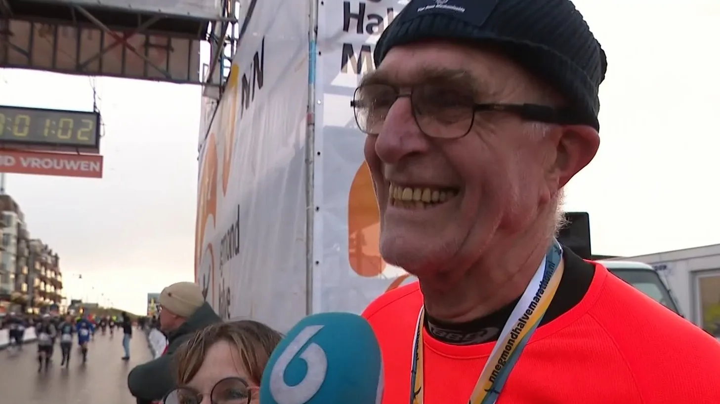 Jaap (76) liep voor vijftigste keer de Halve van Egmond: 'Gewoon genieten!'