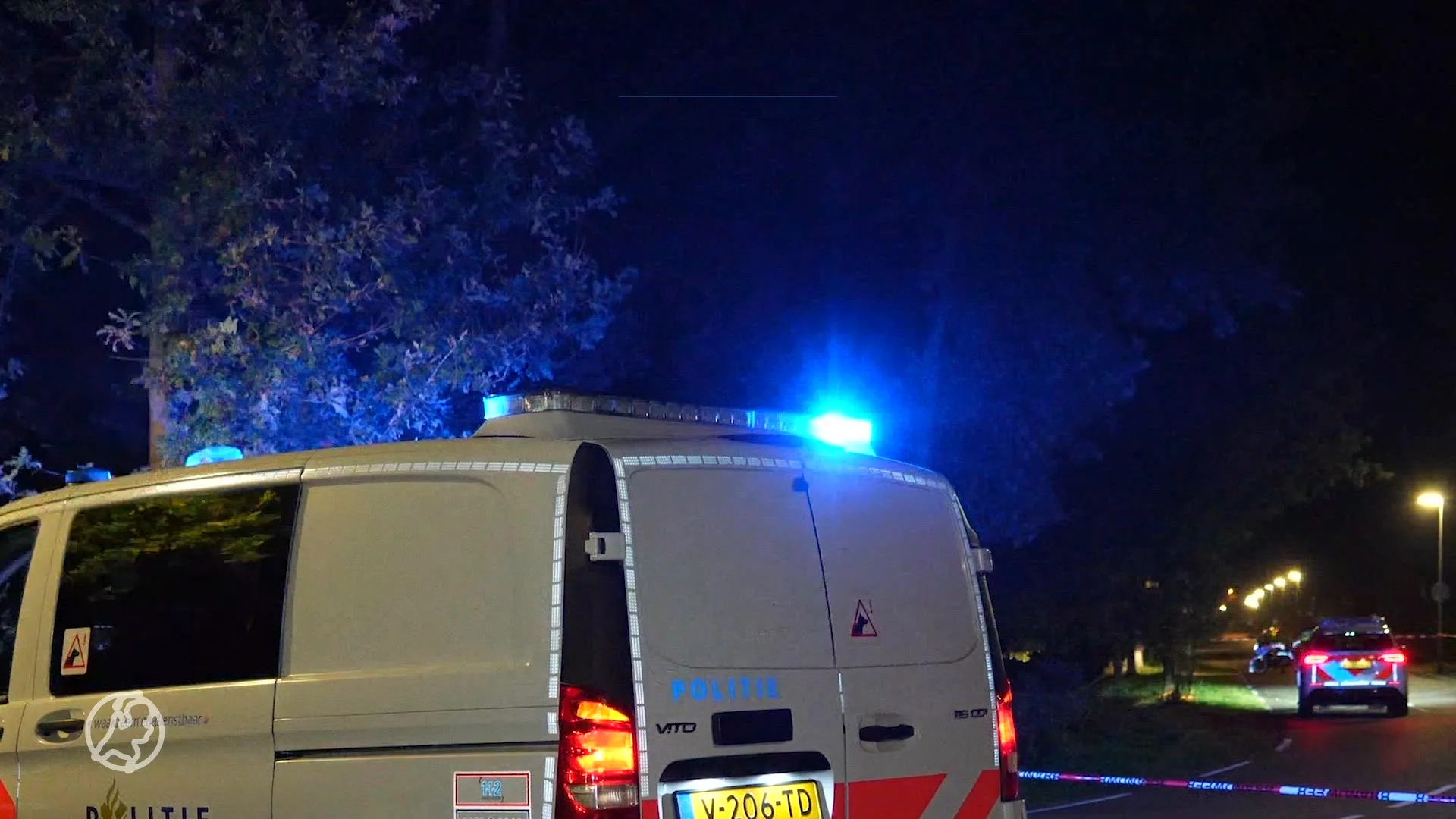 Bestelauto in sloot na wilde achtervolging door politie in Klazienaveen