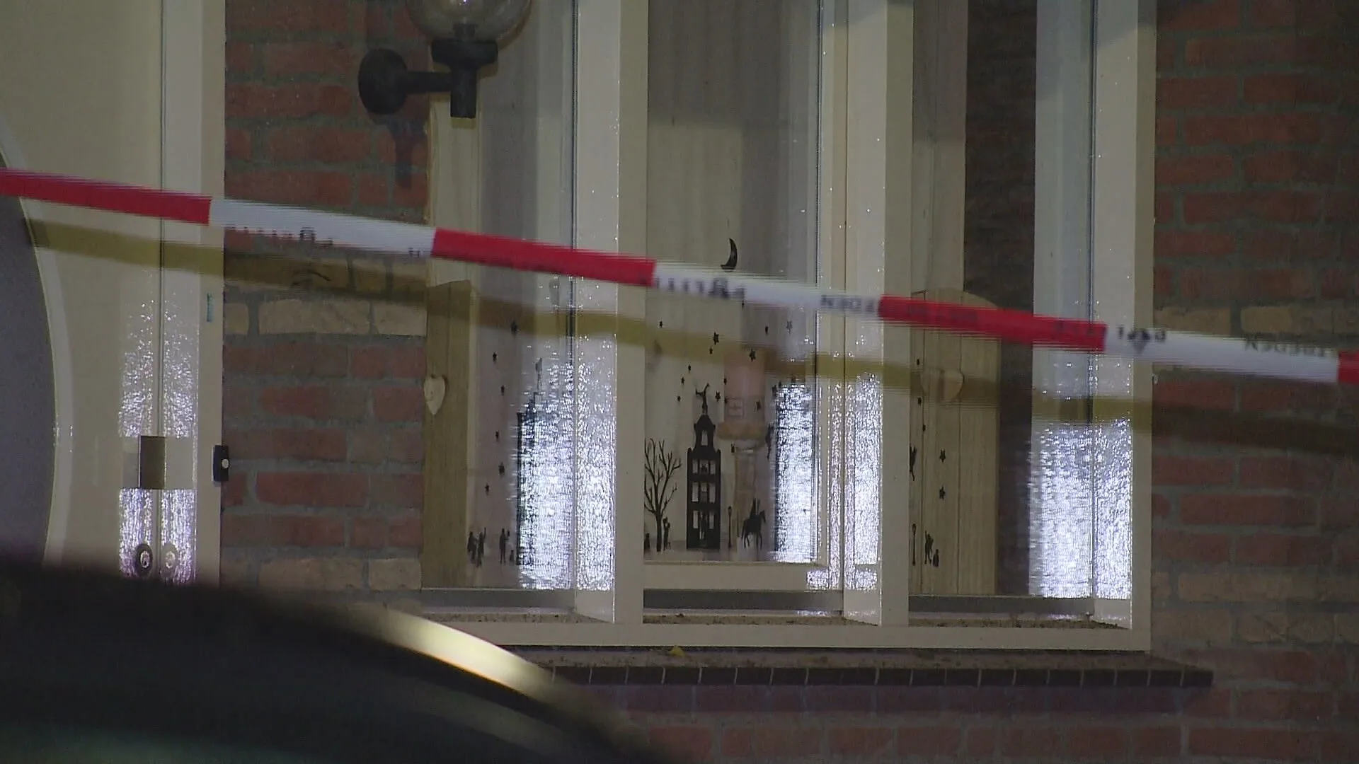 Woning beschoten in Born, meerdere kogelgaten gevonden