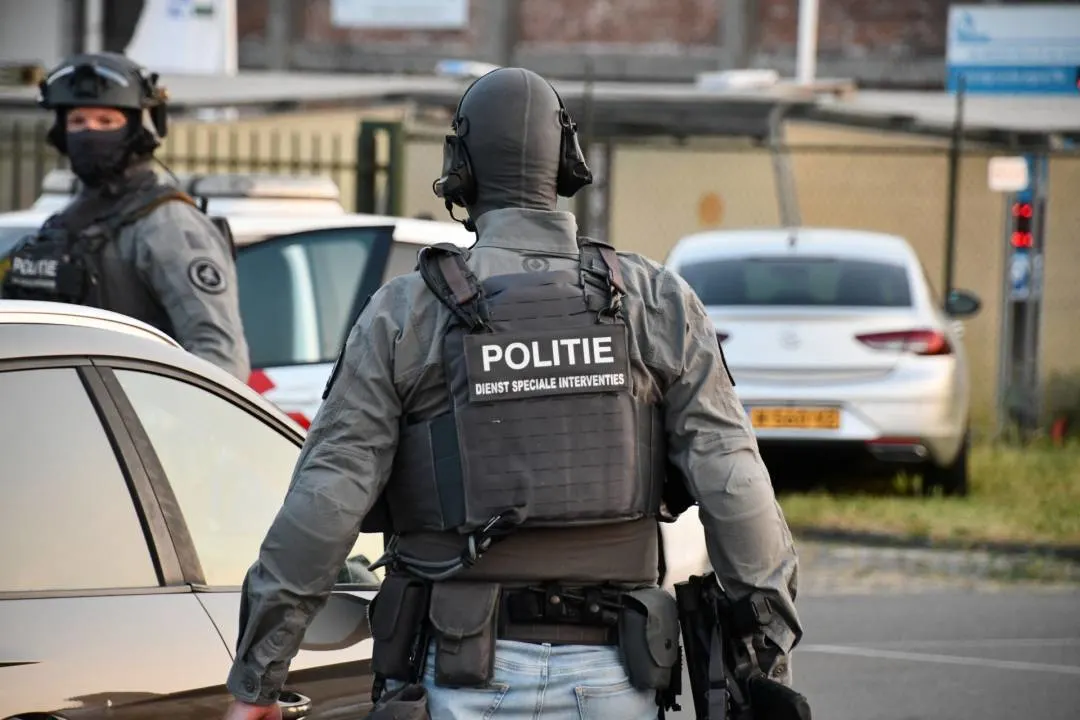 Vier mensen opgepakt bij grote politieactie Sas van Gent