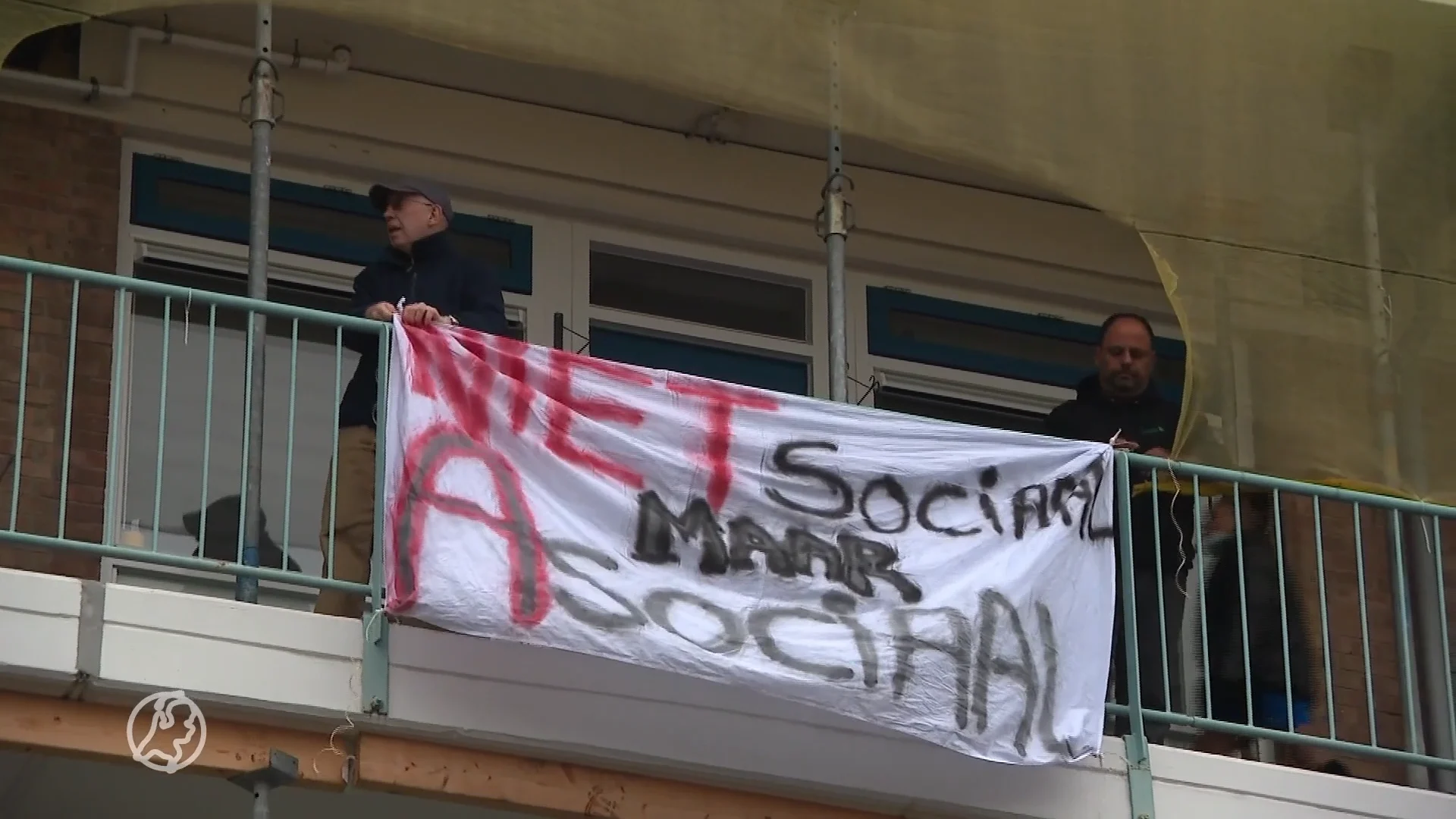 Capelse flats ingepakt met spandoeken: 'Bang dat er een verdieping gaat instorten'