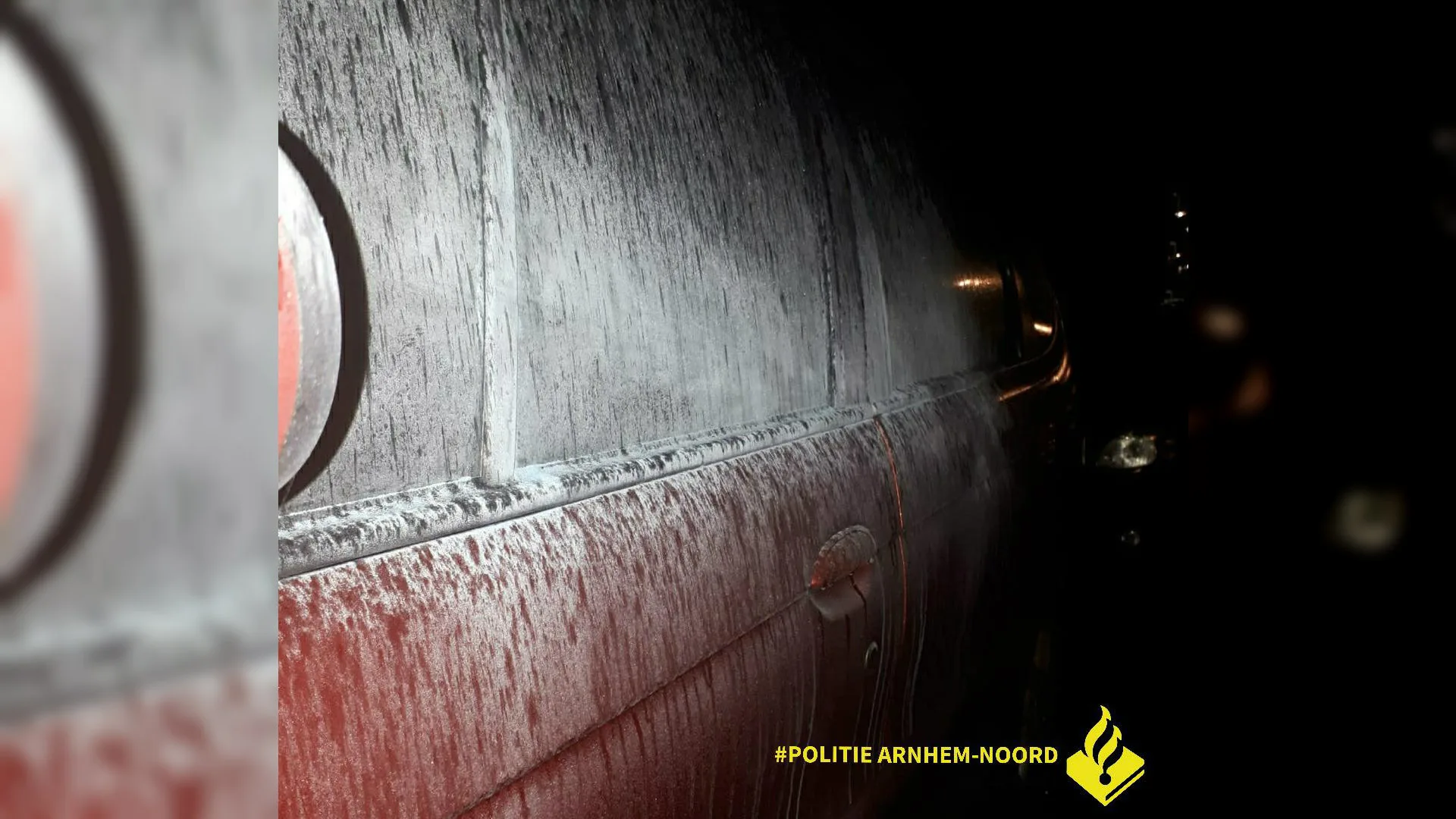 Witte kerst in Arnhem: vandalen bespuiten 21 auto's met bluspoeder