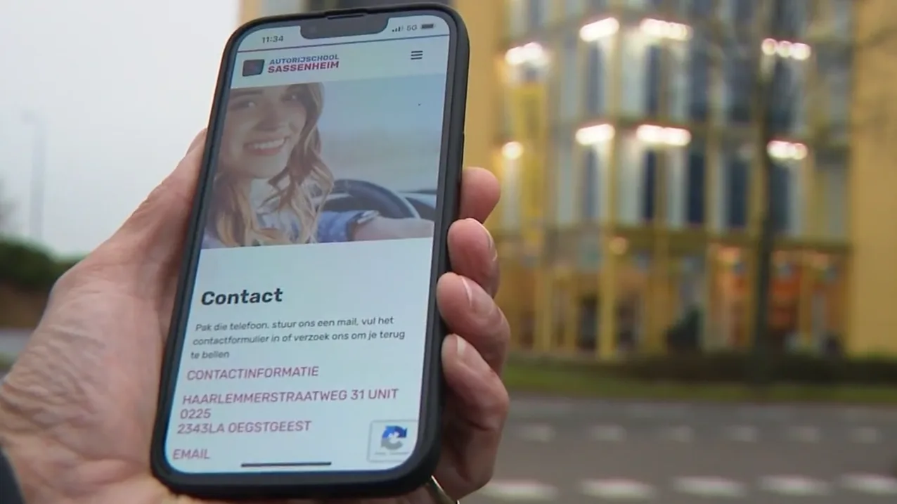 Rijleraar vernedert leerlingen en zet ze onder druk na negatieve media-aandacht