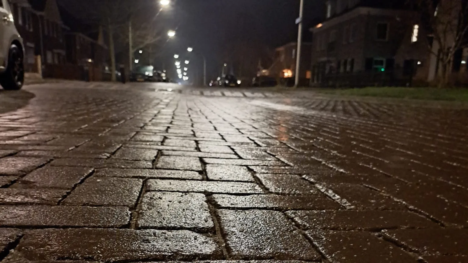 Code geel in helft Nederland: verraderlijke gladheid door ijzel