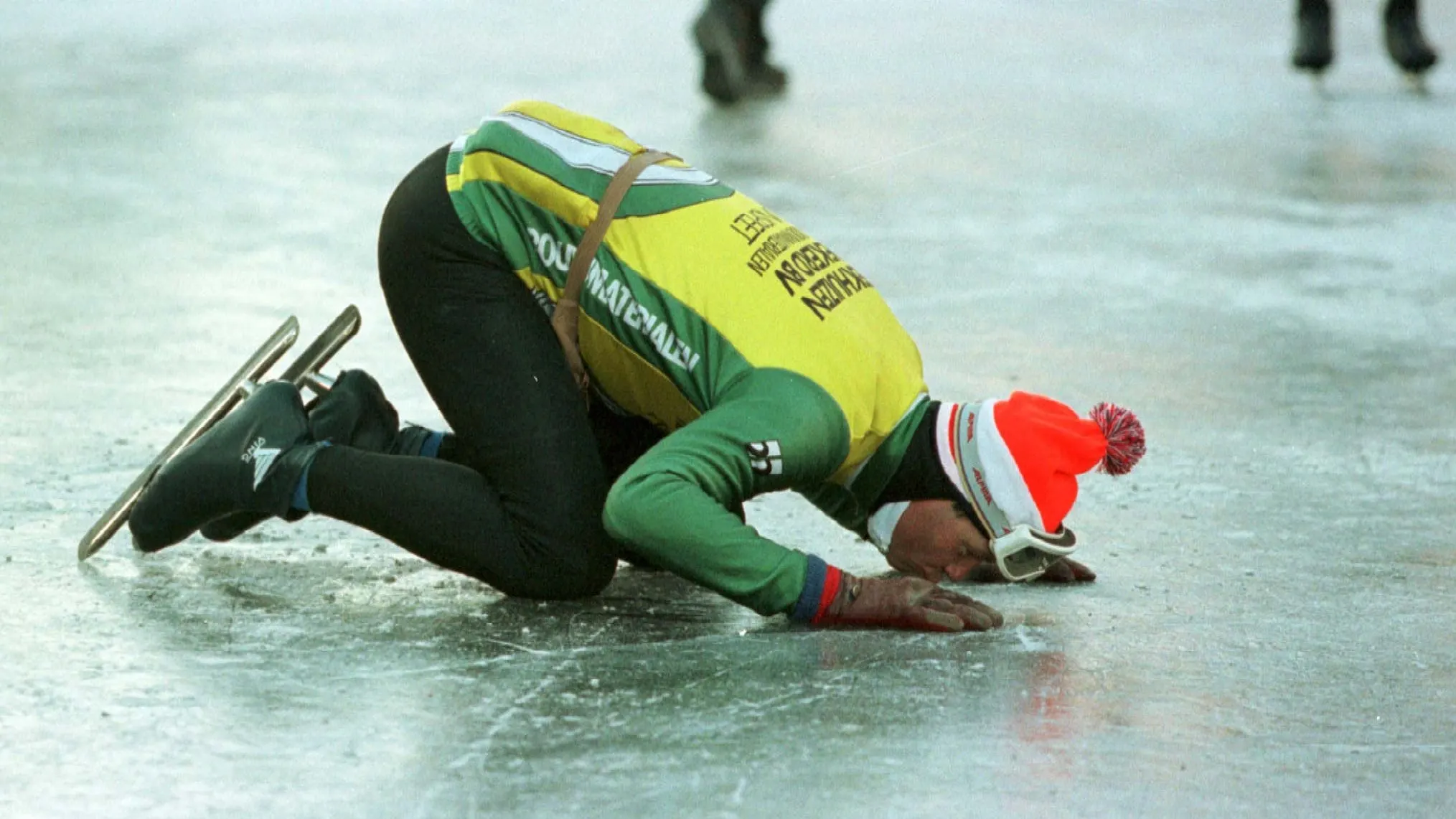 Na 24 jaar gevonden: Ab (61) is man die ijs kuste tijdens Elfstedentocht van '97