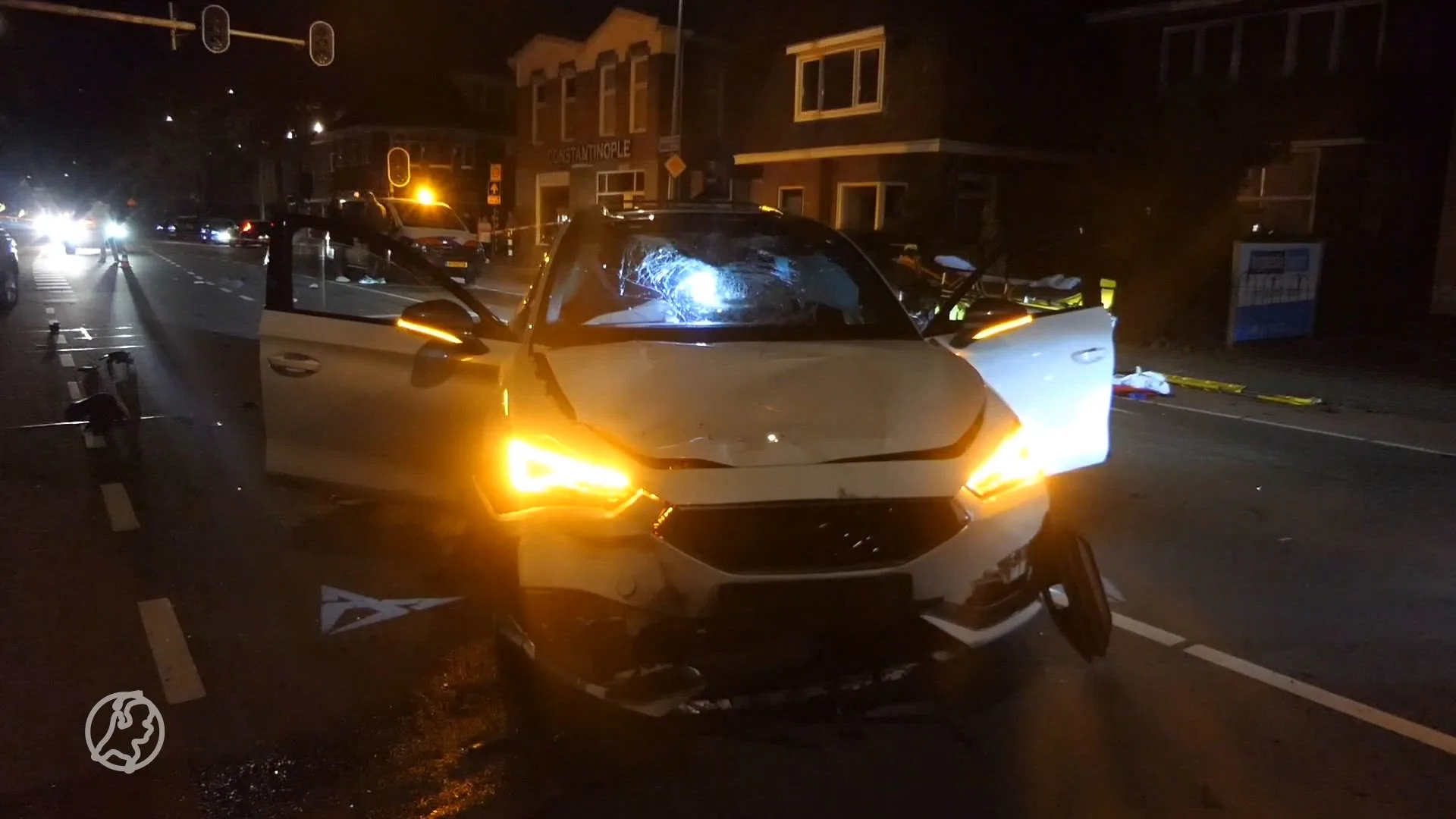 Jongen (16) op scooter geschept, bestuurder auto nog onduidelijk