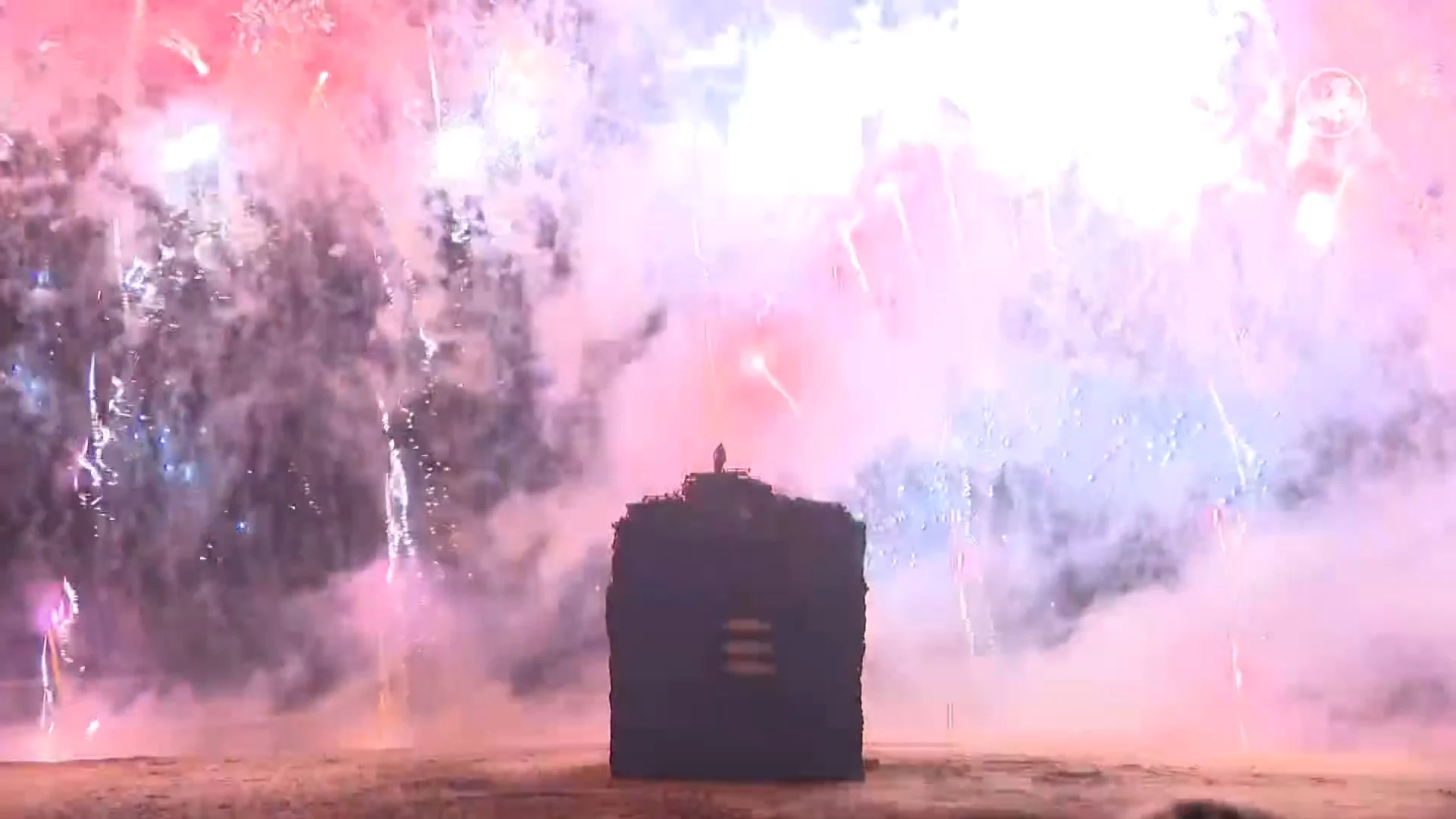 Zo zagen de vreugdevuren in Den Haag in 2024 eruit