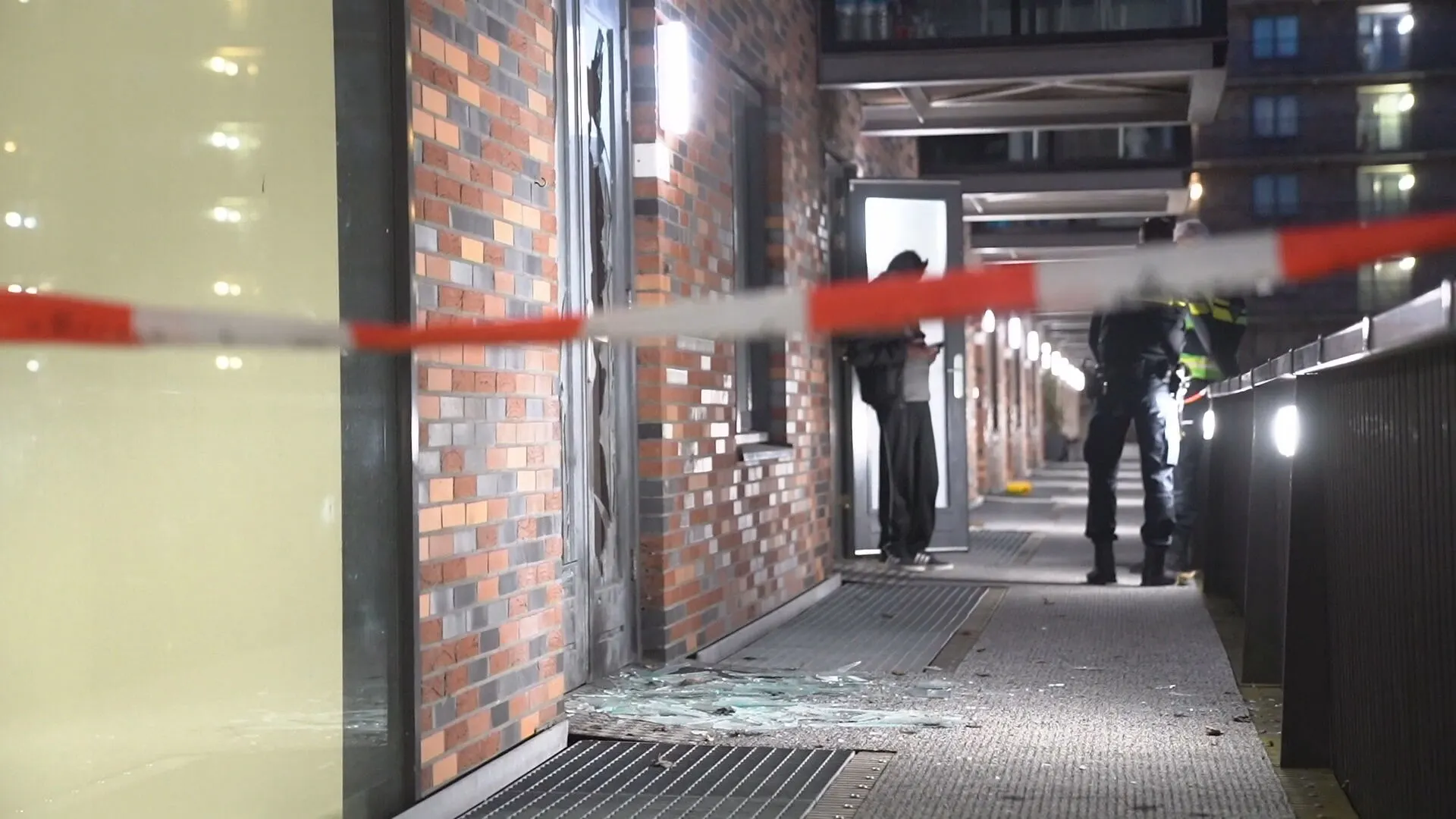 Bewoners Rotterdamse flat opgeschrikt door explosie vuurwerkbom