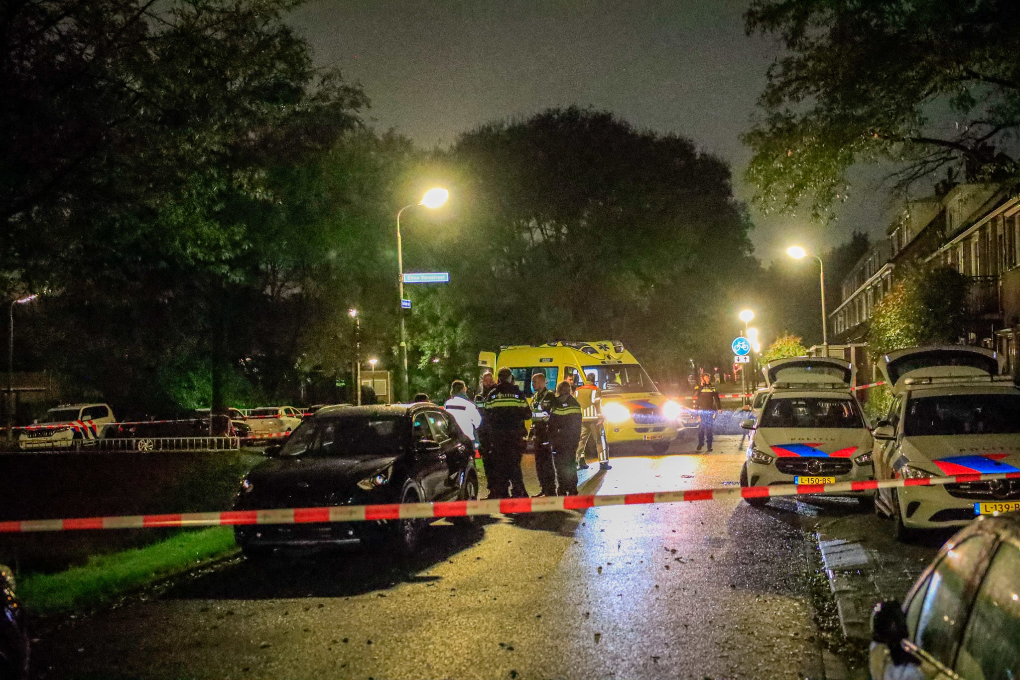 Politie start onderzoek na vondst lichaam in water in Amersfoort