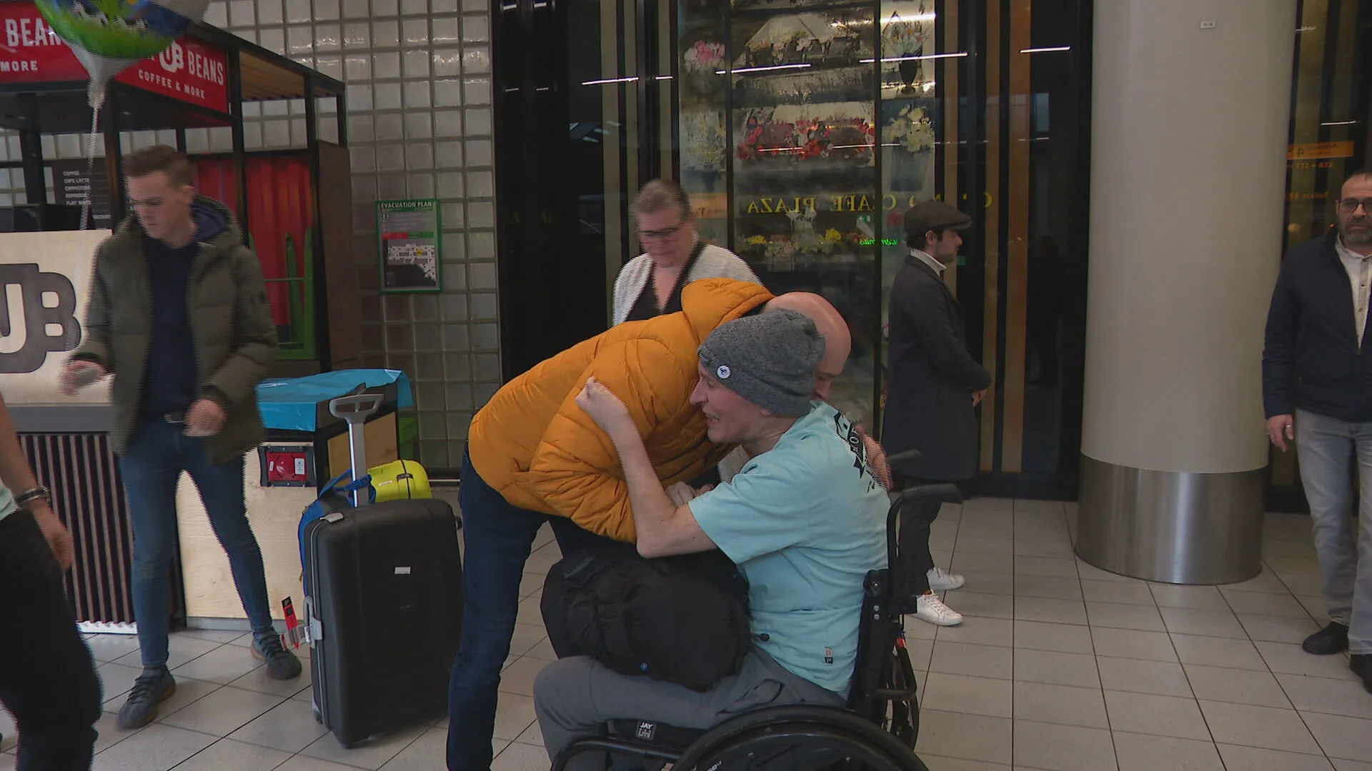 Peter strandde in Moskou na stamceltransplantatie, maar is eindelijk weer veilig thuis: 'Het was heel pittig'