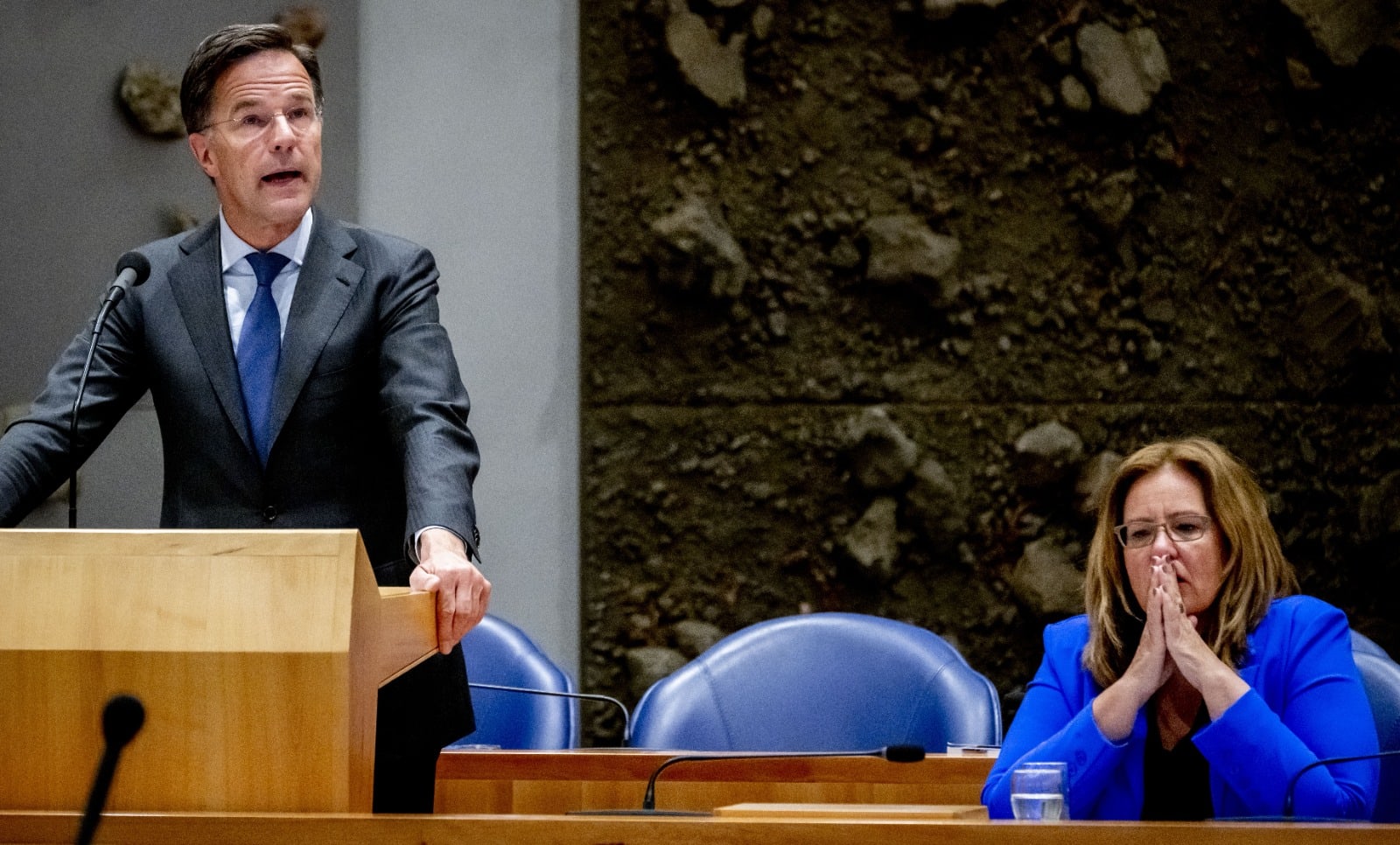 Premier Rutte blijft toeslagengedupeerden om geduld vragen