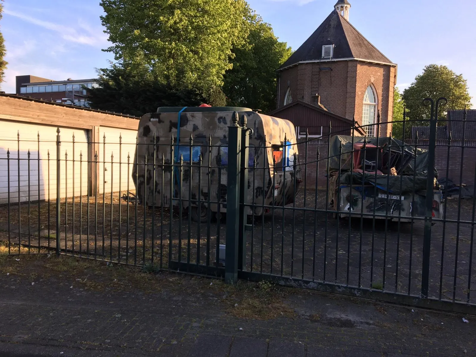 ‘Kraker’ claimt garage van Claudia (62) en geeft dierbare platencollectie weg