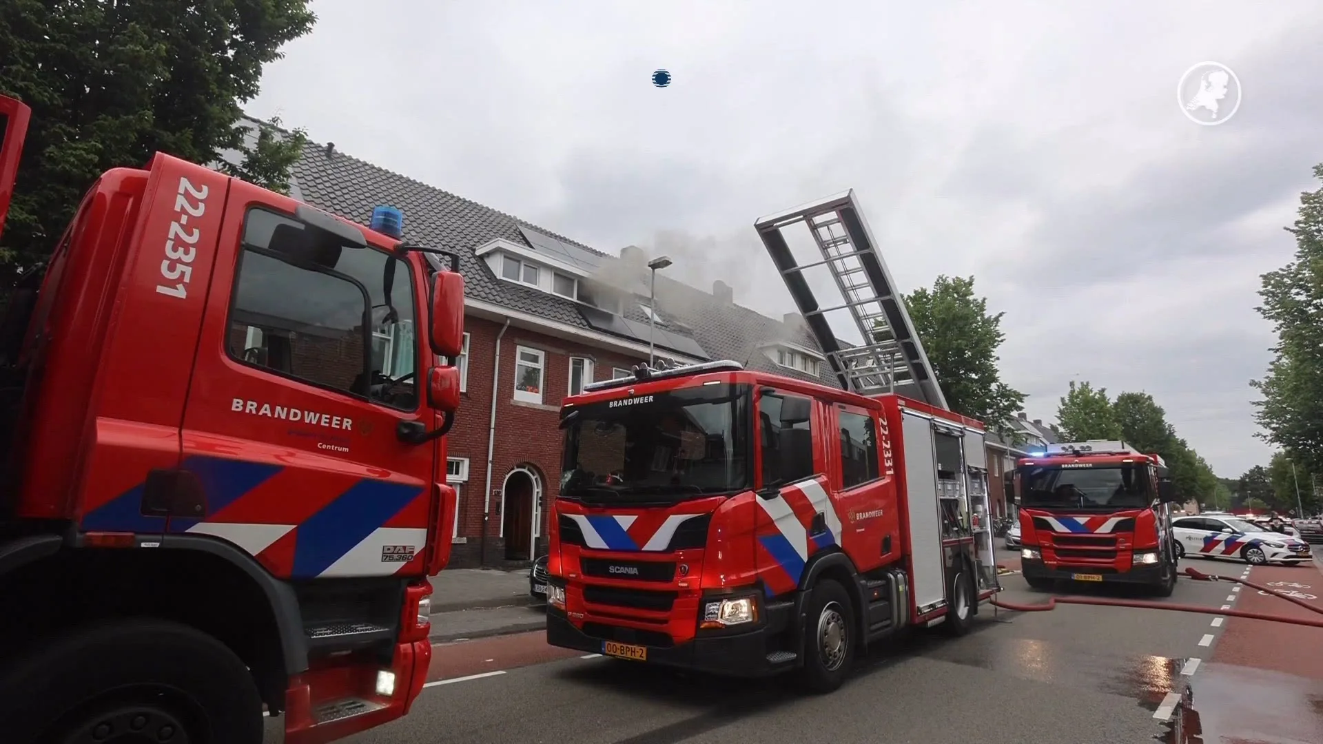 Vijf mensen ademen rook in bij felle woningbrand Eindhoven