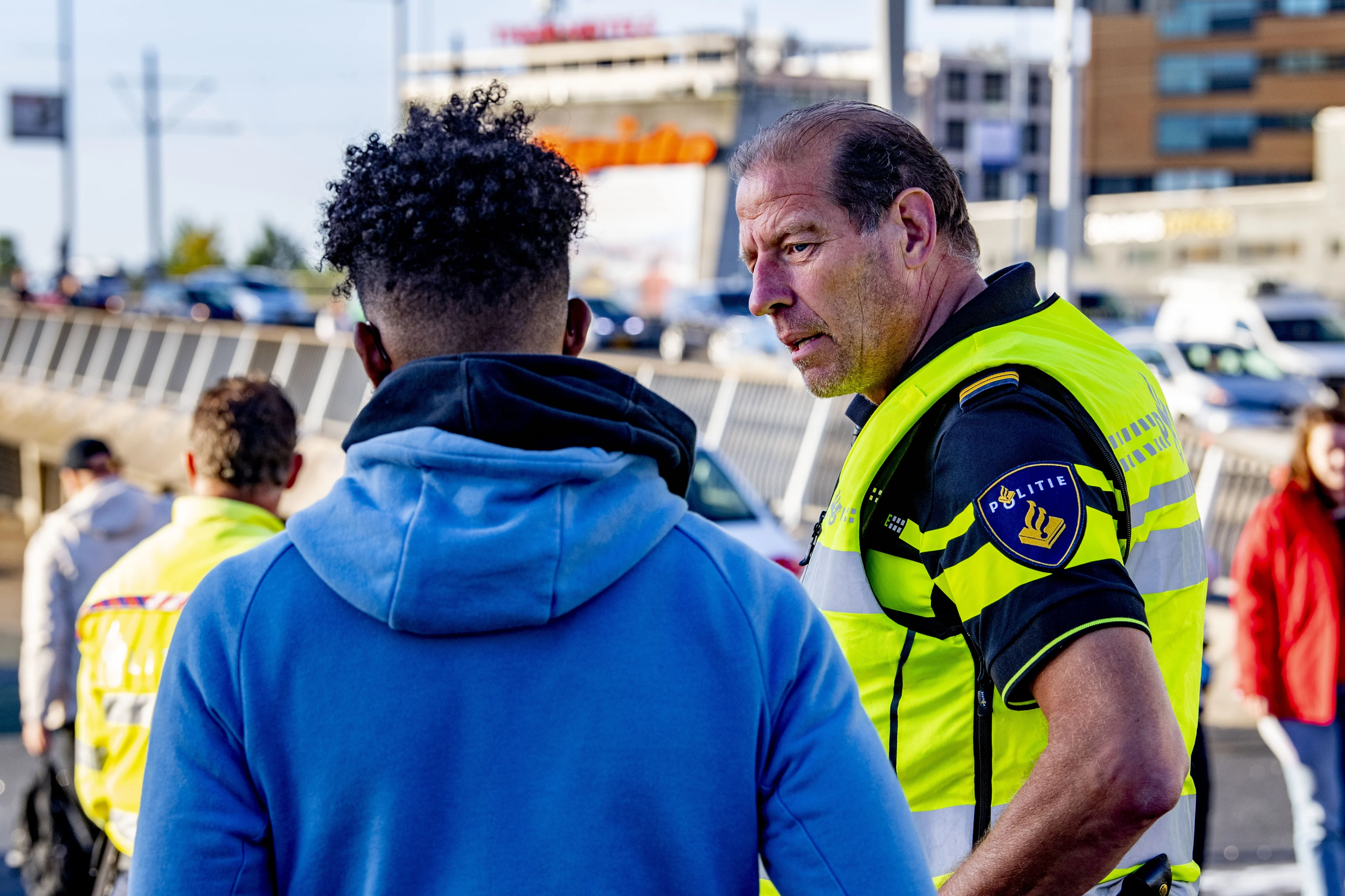 Amnesty: kabinet laat risico's op etnisch profileren voortbestaan