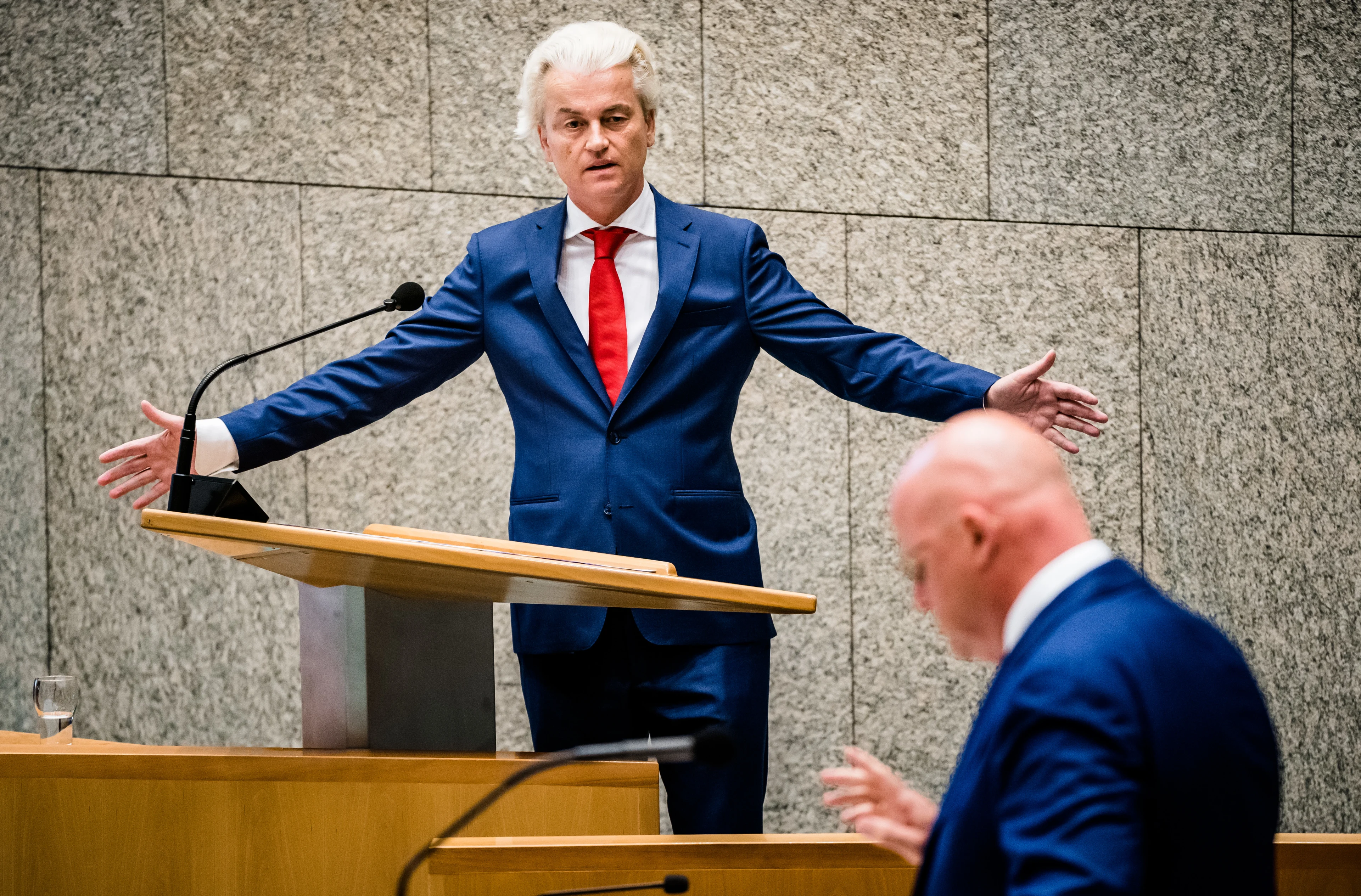 Grapperhaus tegen kritische Kamer: kabinet gaat Halsema niet ontslaan