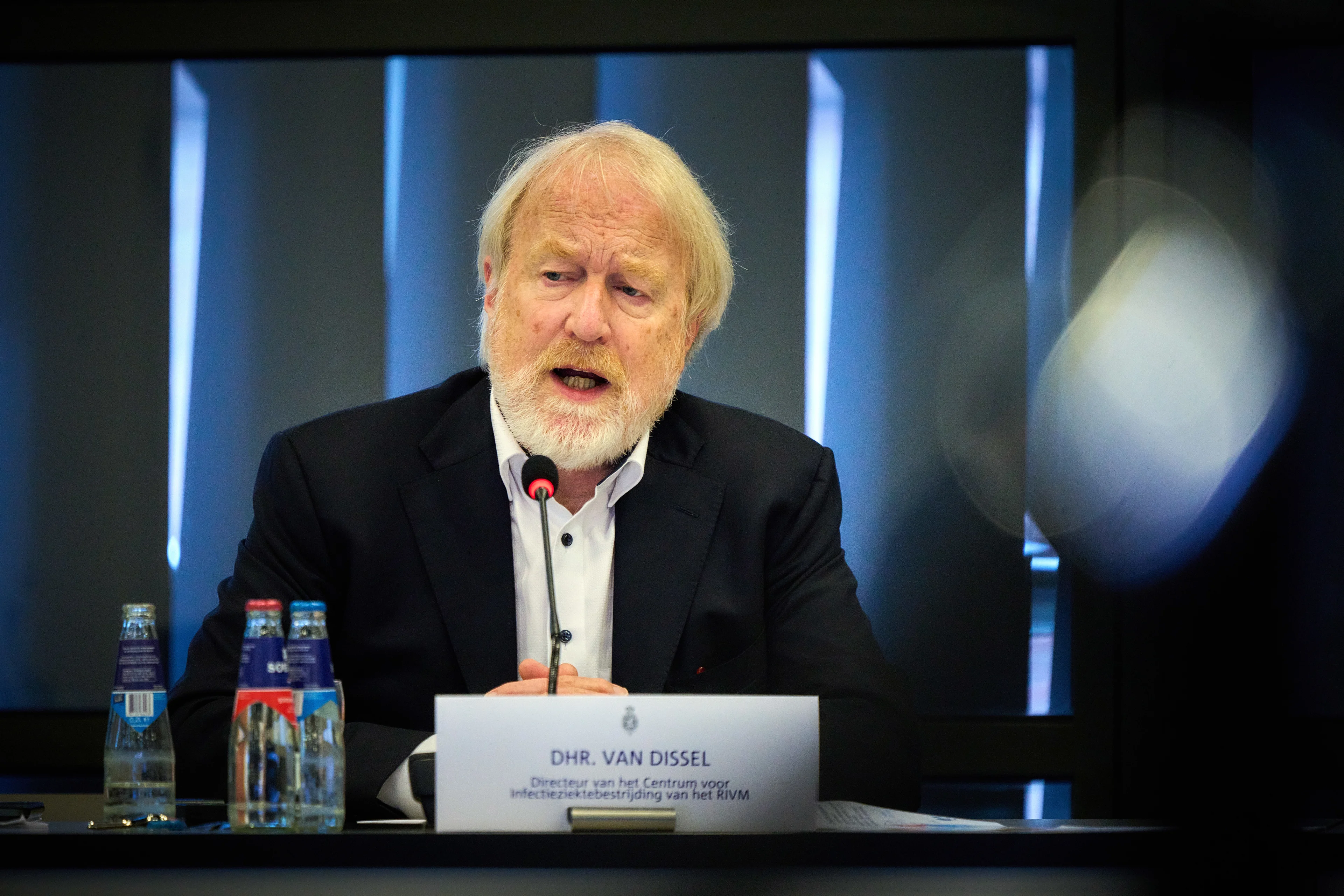 Van Dissel verwacht minder effect van latere avondklok, precieze cijfers niet te berekenen 