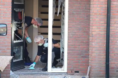 Enorme ravage na nachtelijke explosie bij woning in Den Hoorn