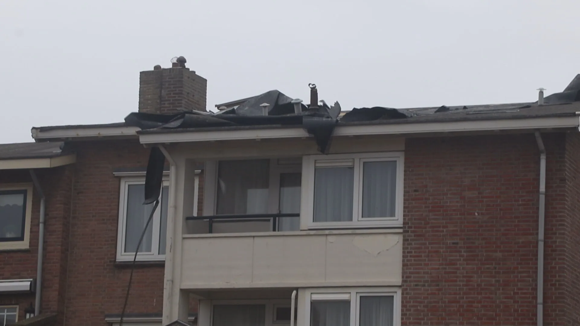 STORMBLOG | Dak weggewaaid in Katwijk, verdere schade valt mee