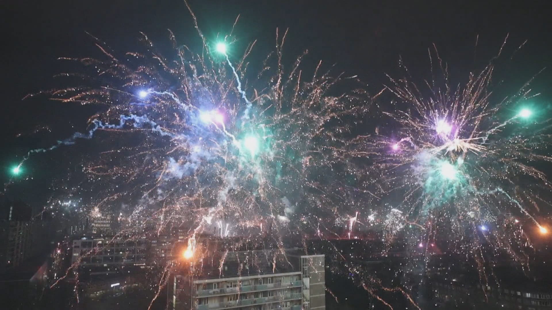 Massaal vuurwerk afgestoken in gemeenten met verbod