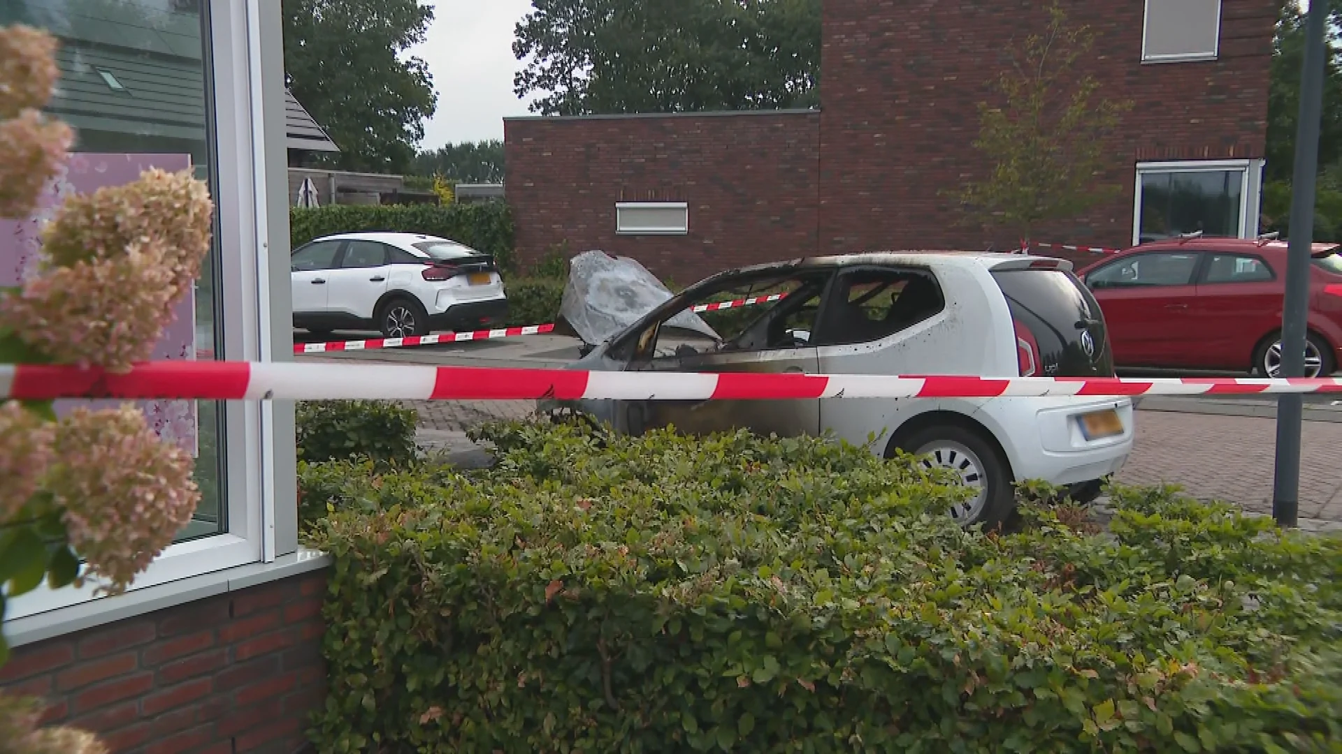 Terreur in Nuland: molotovcocktails tegen huis en auto gegooid