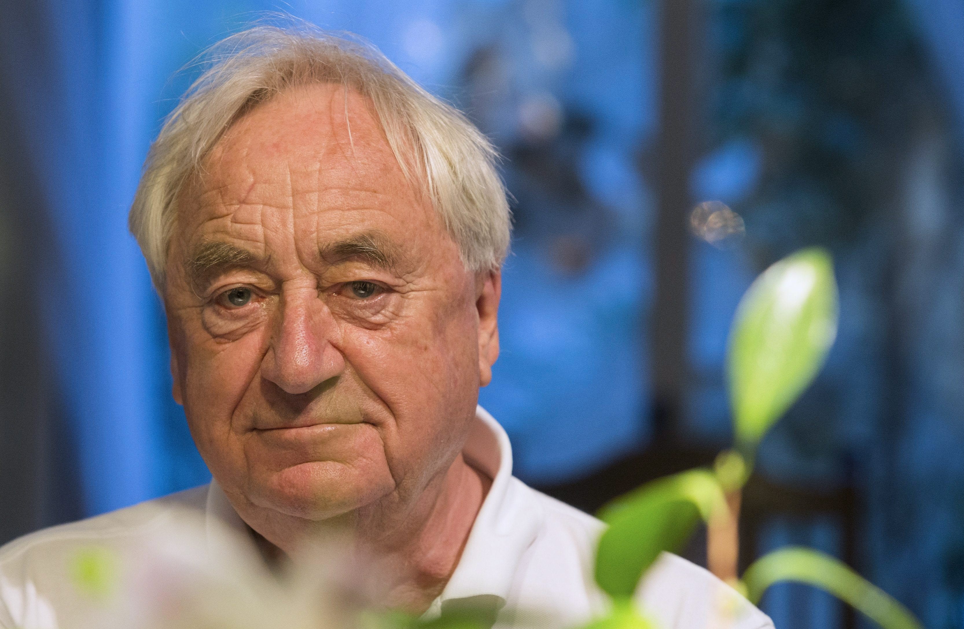 Cees Nooteboom (92) overleden, koningspaar herdenkt hem 'met groot respect'