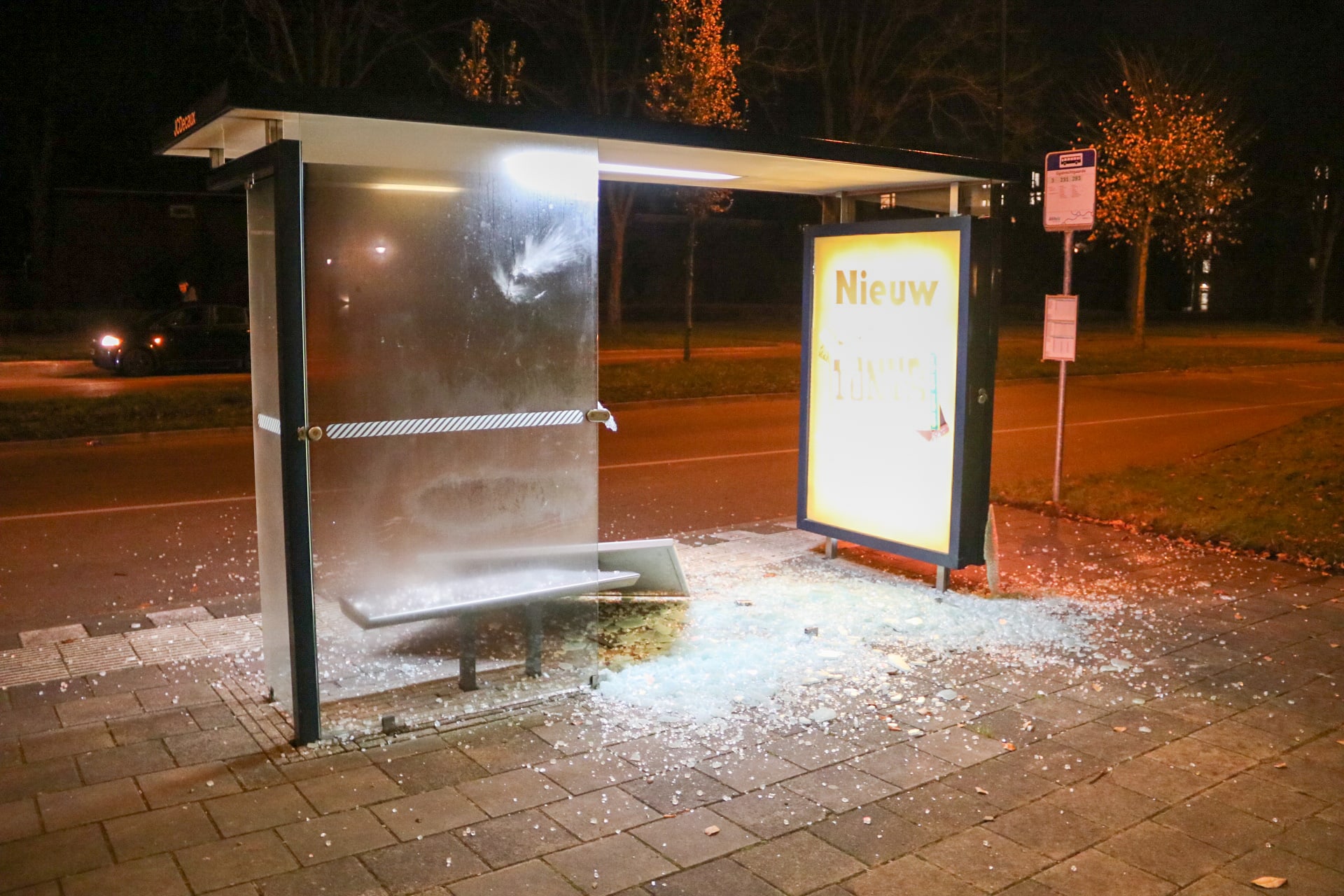 Vuurwerk, brandjes en vernielingen: opnieuw onrustige avond door relschoppers