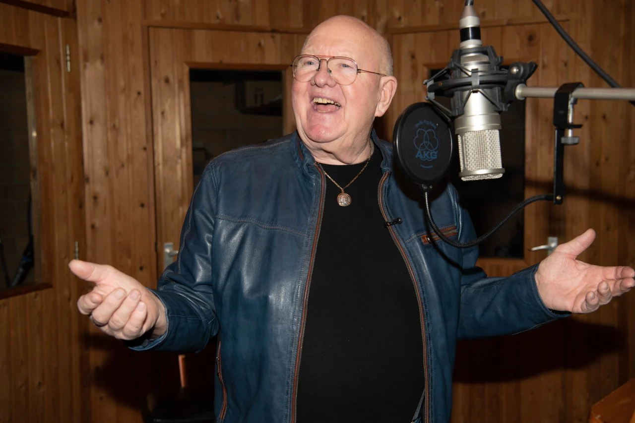 Henk Wijngaard giet grootste hit in nieuw jasje voor Max Verstappen